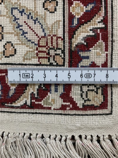 27101054d - Hereke Seide, China, Ende 20.Jhd, reine Naturseide, ca. 120 x 77 cm, EHZ: 2 ...