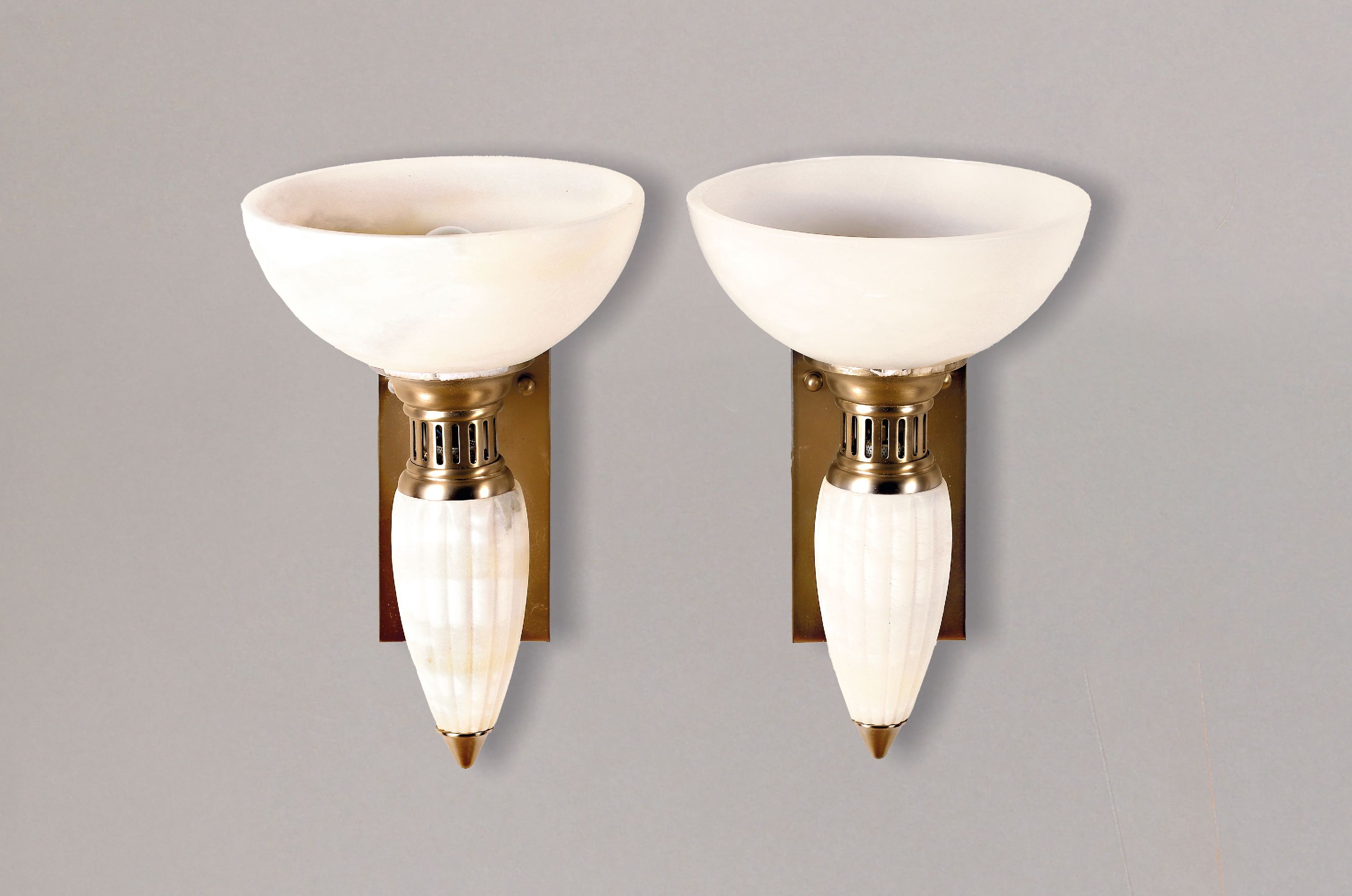 Image 27101252 - Paar Wandleuchten/-Lampen, Art-Deco-Stil, Alabaster und Metall, eine Brennstelle, H. ca. ...