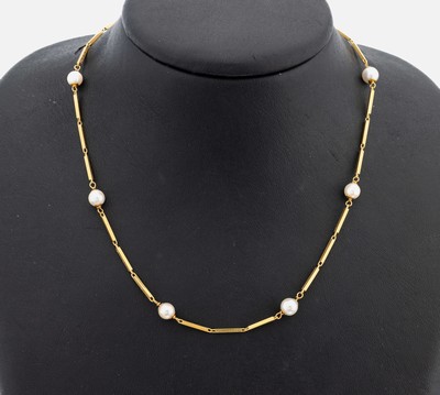 Image 18 kt Gold Perl-Collier, GG 750/000, längliche Glieder, 17 Akoyazuchtperlen, D. ...