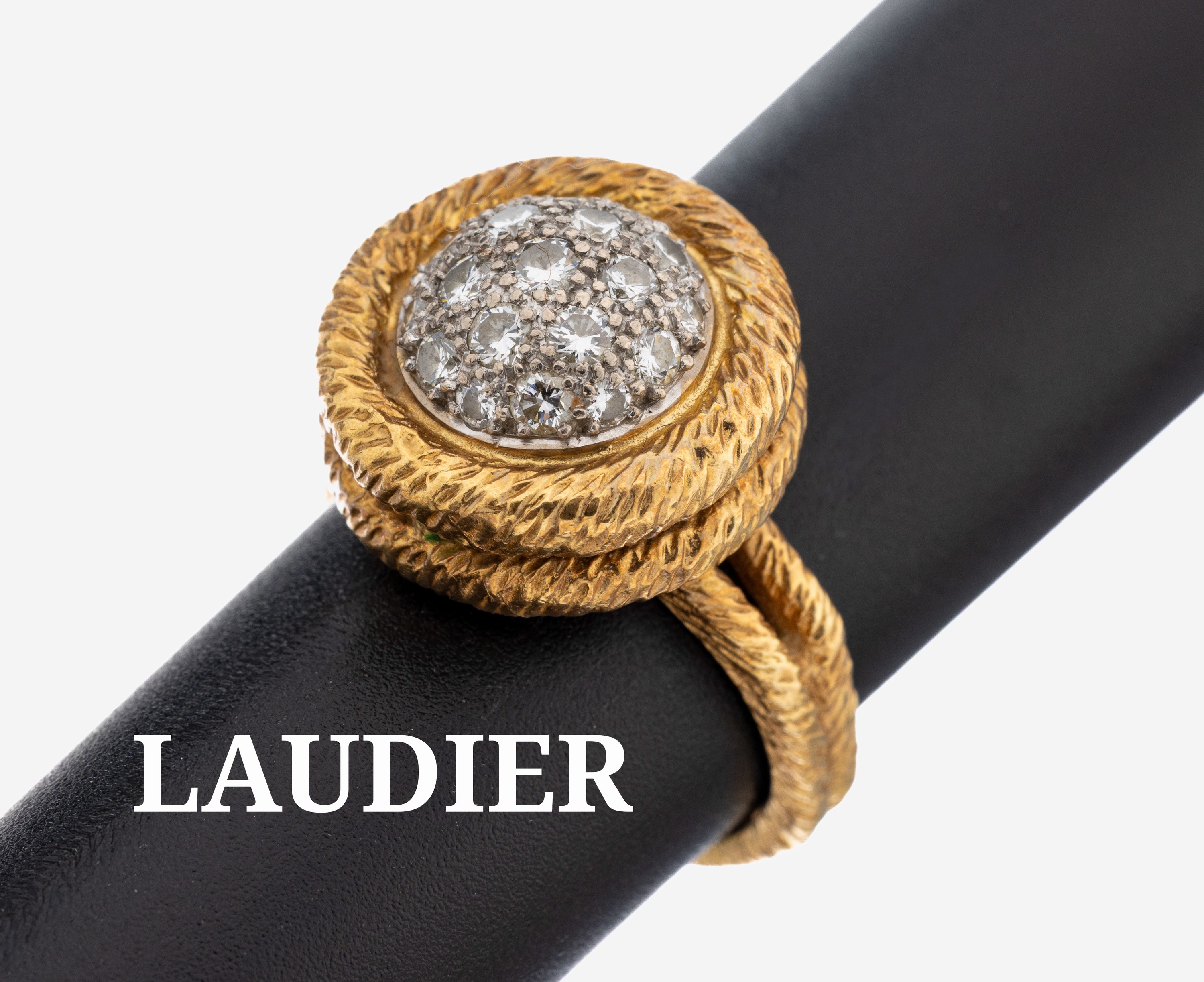 Image 27101390 - 18 kt Gold LAUDIER Brillant-Ring, GG/WG 750/000, Ringkopf und Schiene strukt., 20 in WG ...