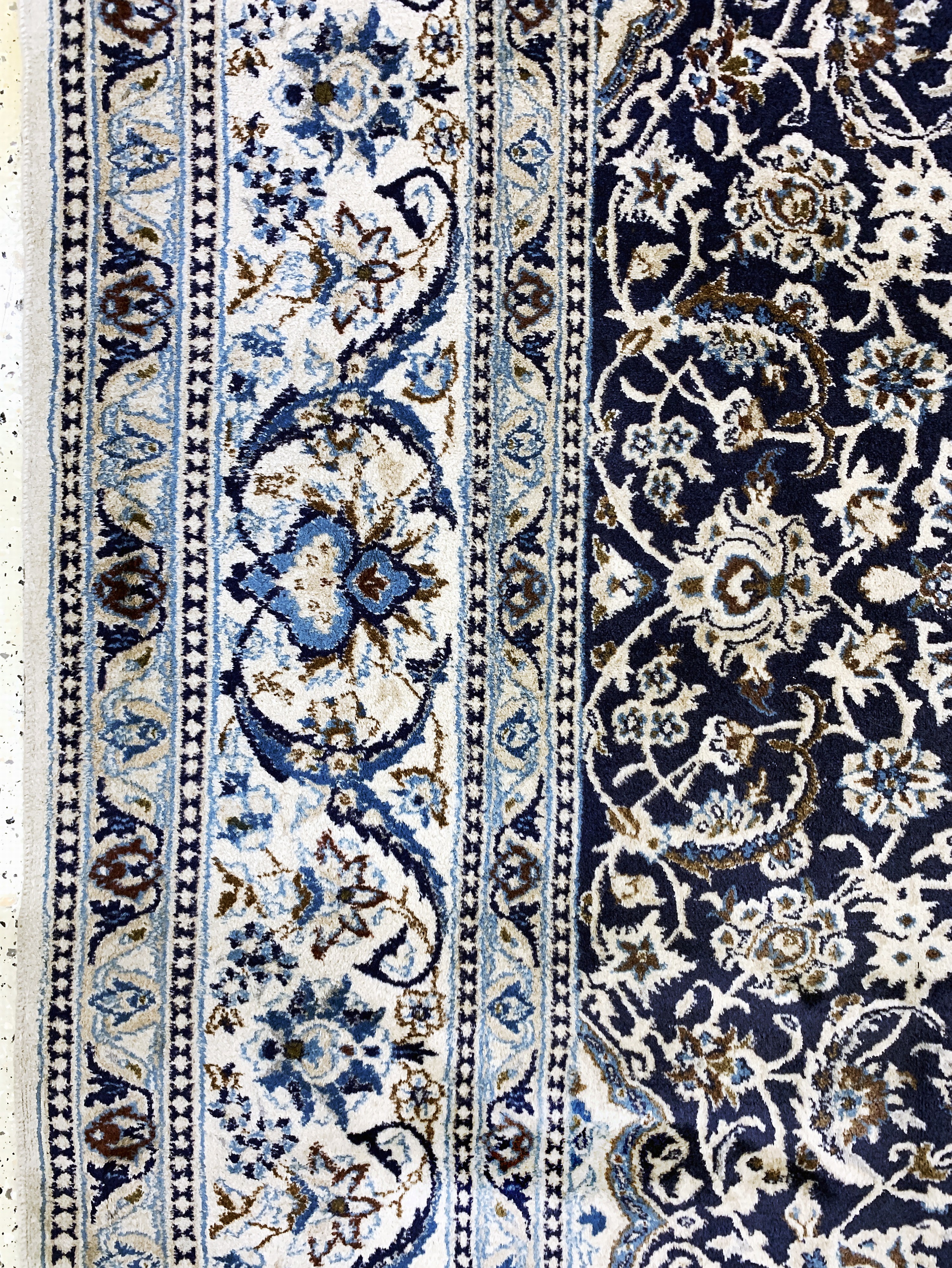 Detail c: Nain, Persien, Ende 20.Jhd, Wolle auf Baumwolle, ca. 345 x 240 cm, Reinigungsbedürftig, EHZ: 2