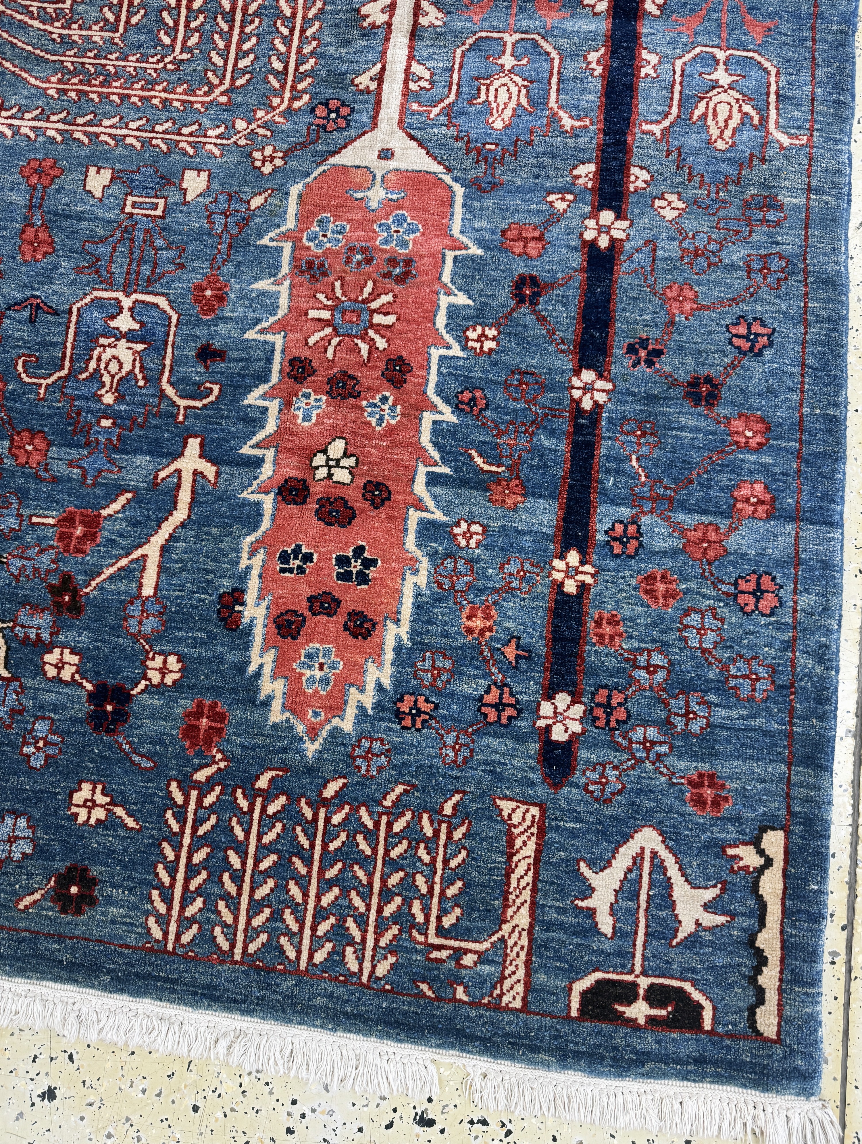 Detail f: Azeri Pflanzenfarben, Persien, Ende 20.Jhd,Wolle auf Baumwolle, ca. 360 x 270 cm, Mottenfraß, EHZ: 2