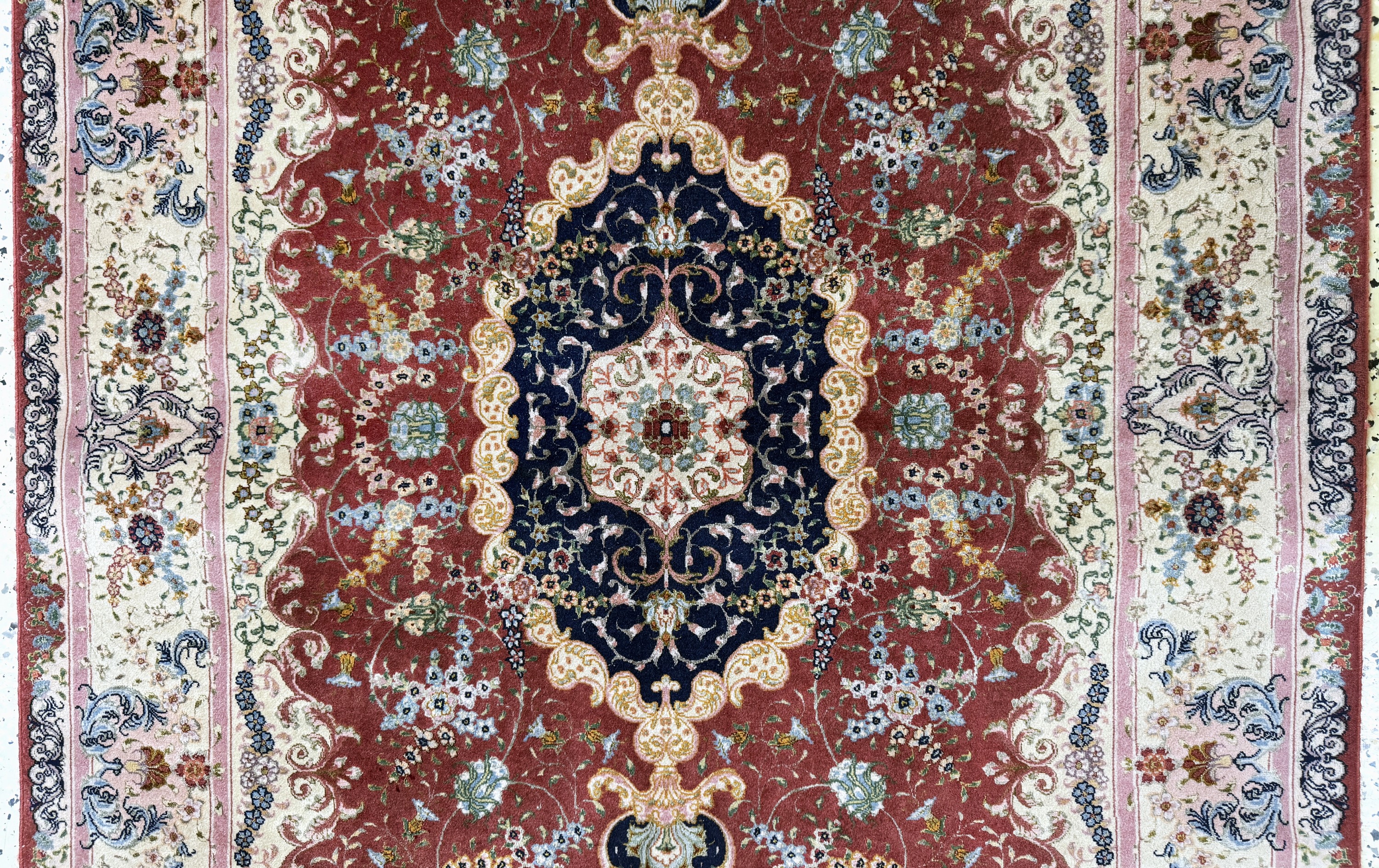 Detail b: Täbriz fein(70 Raj), Persien, Mitte 20.Jhd,Korkwolle mit und auf Seide, ca. 154 x 100 cm,ca. 1,0 Mio. Kn/qm, EHZ: 2