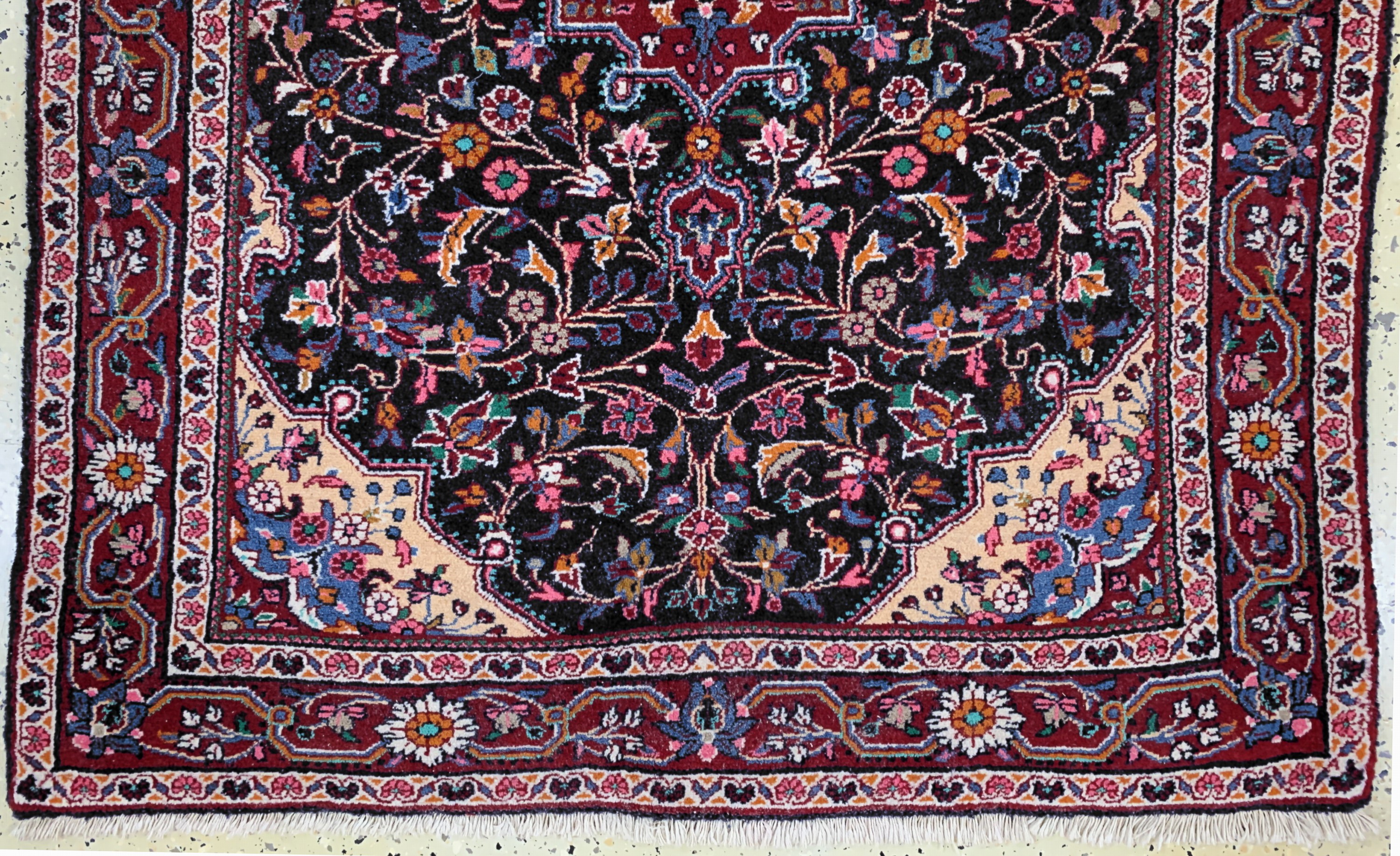 Detail b: Sarogh, Persien, Mitte 20.Jhd, Wolle auf Baumwolle, ca. 150 x 110 cm, EHZ: 1-2