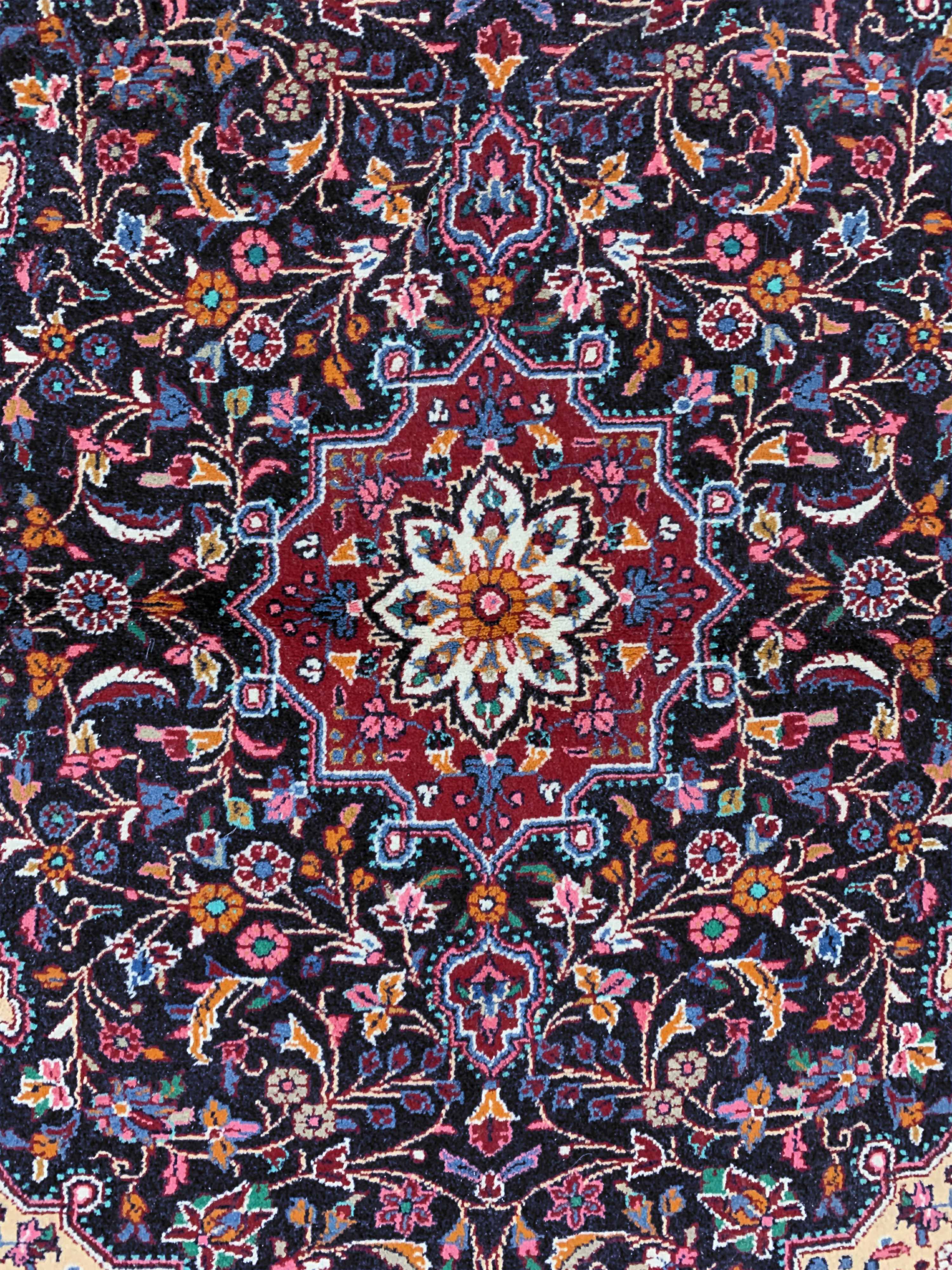 Detail c: Sarogh, Persien, Mitte 20.Jhd, Wolle auf Baumwolle, ca. 150 x 110 cm, EHZ: 1-2