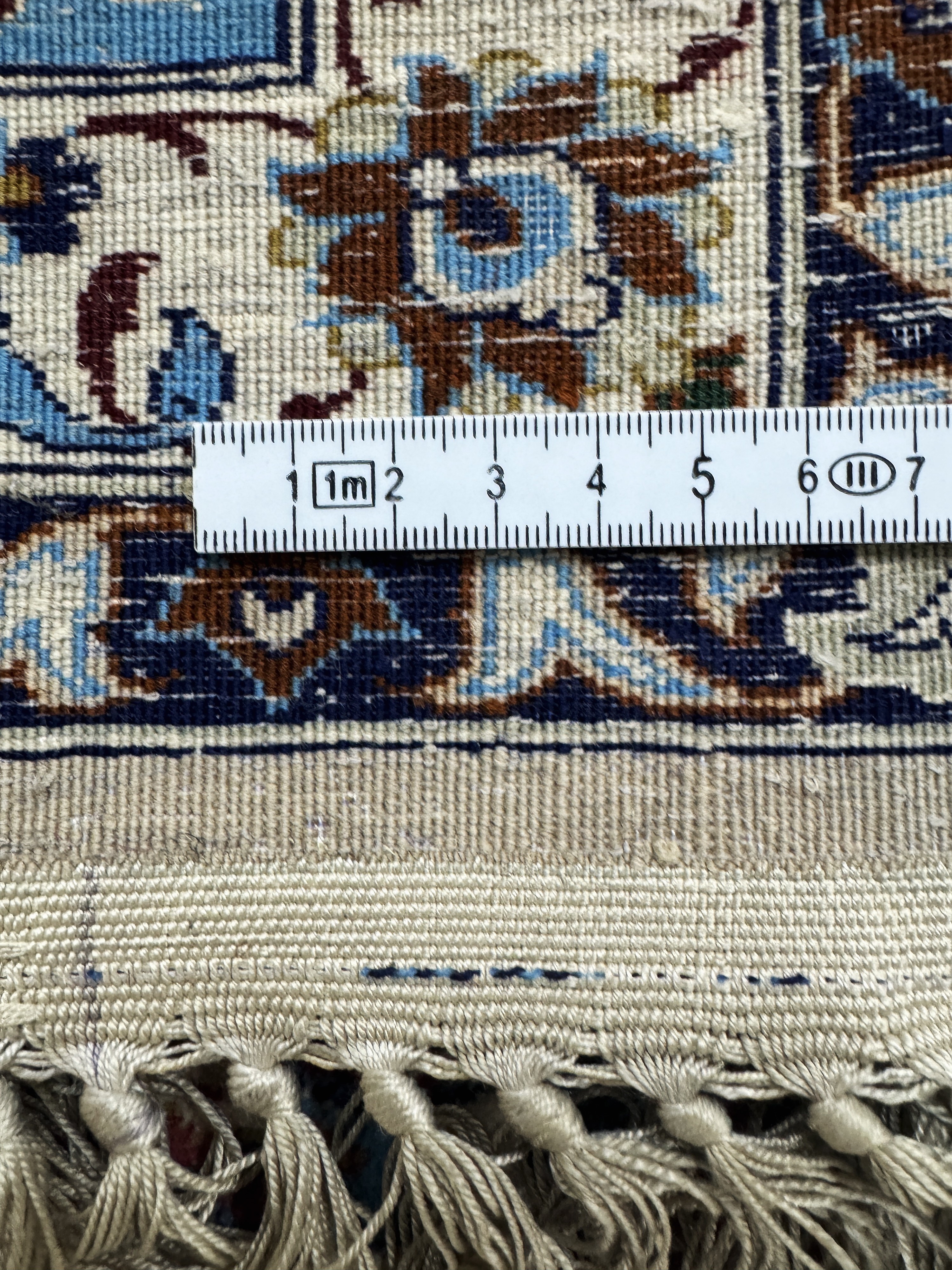 Detail f: Esfahan fein, Persien, Mitte 20.Jhd, Korkwolle auf Seide, ca. 227 x 156 cm, ca. 1,0Mio. Kn/qm, EHZ: 2