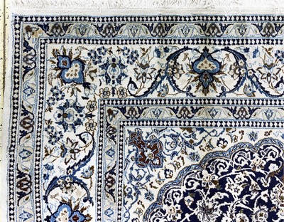 27101475g - Nain, Persien, Ende 20.Jhd, Wolle auf Baumwolle, ca. 345 x 240 cm, ...