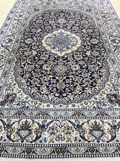 27101475h - Nain, Persien, Ende 20.Jhd, Wolle auf Baumwolle, ca. 345 x 240 cm, ...