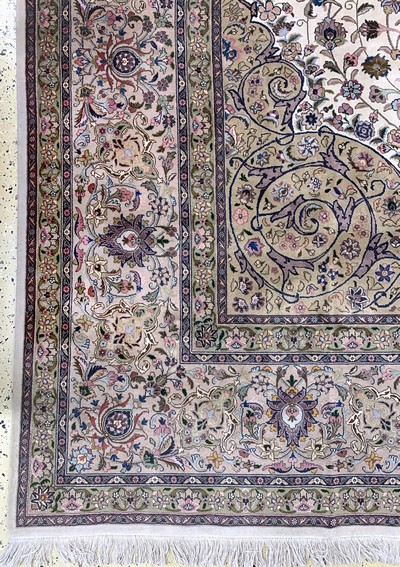 27101477b - Täbriz fein(50 Raj), Persien, Mitte 20.Jhd,Korkwolle mit Seide, ca. 395 x 300 cm, ca. ...