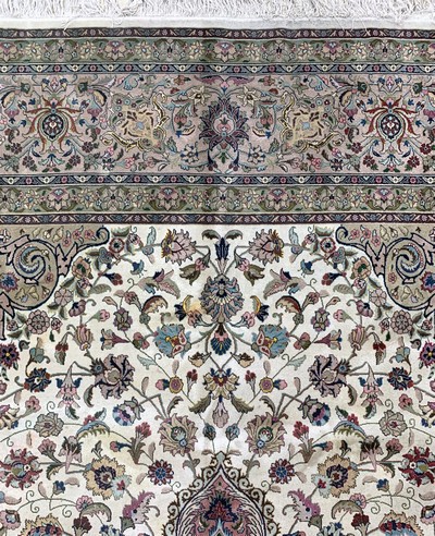 27101477g - Täbriz fein(50 Raj), Persien, Mitte 20.Jhd,Korkwolle mit Seide, ca. 395 x 300 cm, ca. ...