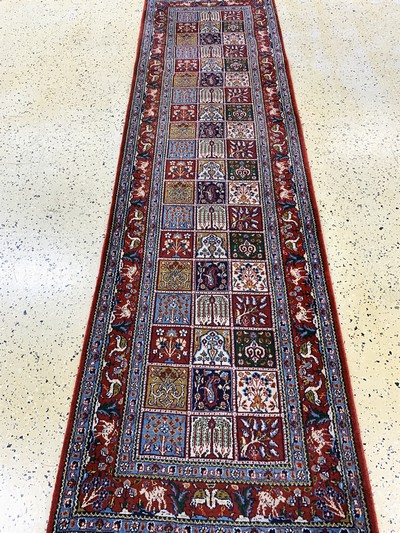 27101489d - Mud, Persien, Ende 20.Jhd, Wolle auf Baumwolle, ca. 290 x 80 cm, EHZ: 1-2 Schätzpreis: ...