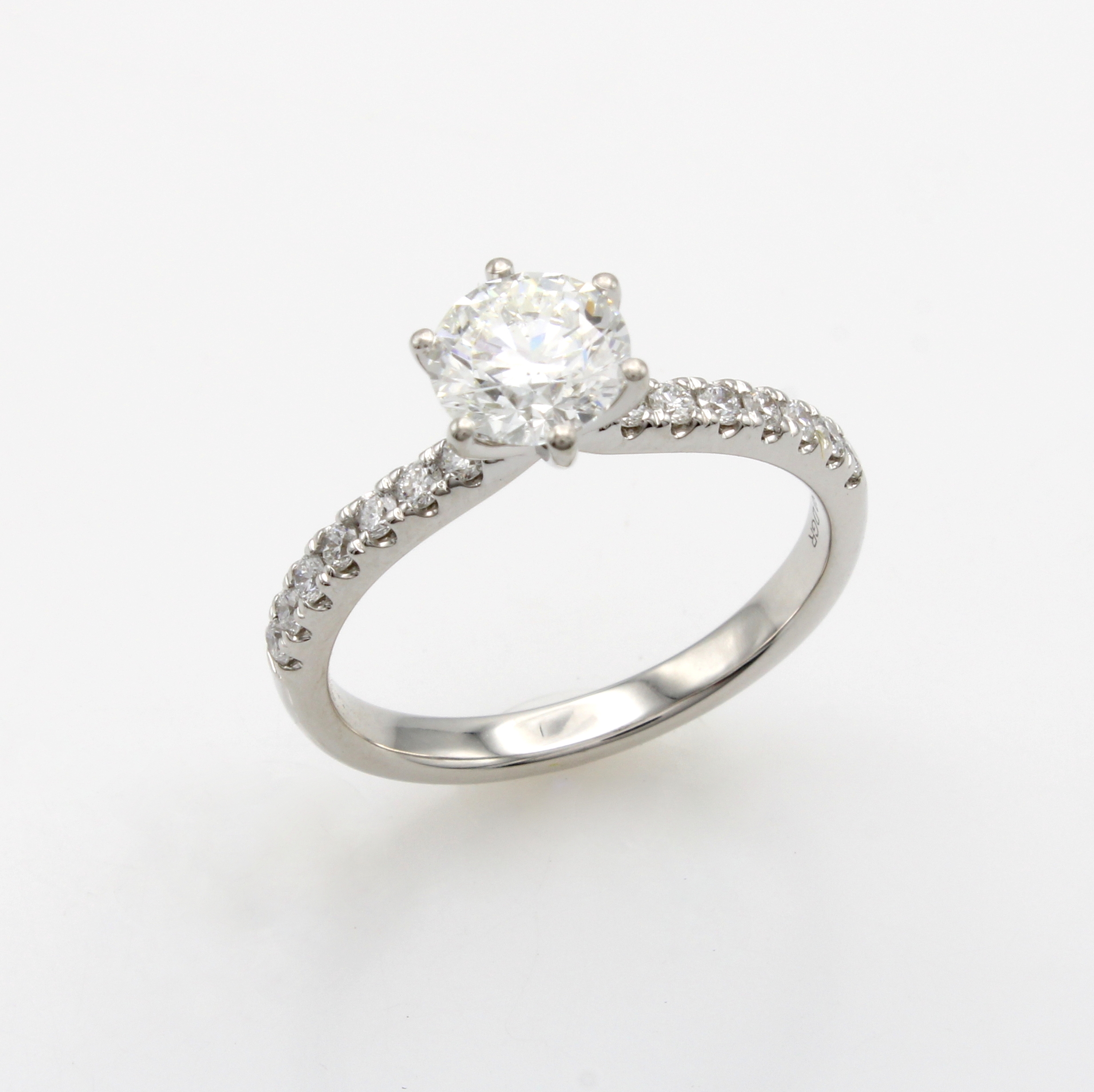 Image 27101551 - Ring mit Brillanten, WG 750/000, Brill. in 6er Krappenfassung 1.00 ct Weiß/si, Besatz- ...