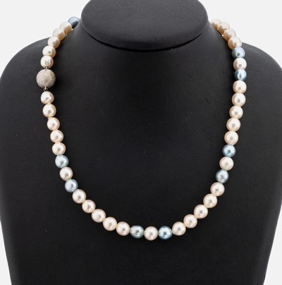 Image Perl-Collier mit 14 kt Gold Schließe, WG 585/000, unrunde Zuchtperlen weiß und blau ...