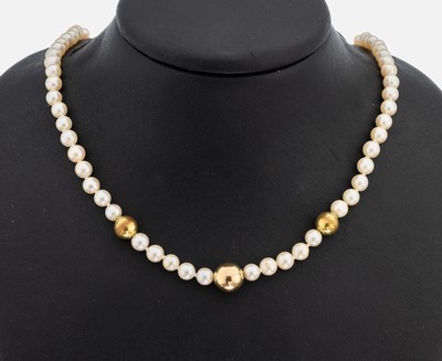 Image Perl-Collier mit 14 kt Gold Schließe, GG 585/000, cremefarb. Zuchtperlen, D. ca. 5.4- ...
