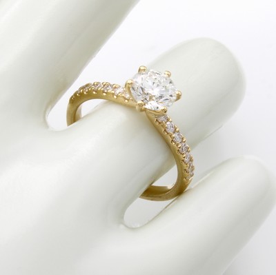 27101566a - Ring mit Brillanten, GG 750/000, 1 Brill. in 6er Krappenfassung 1.03 ct Weiß/si, ...