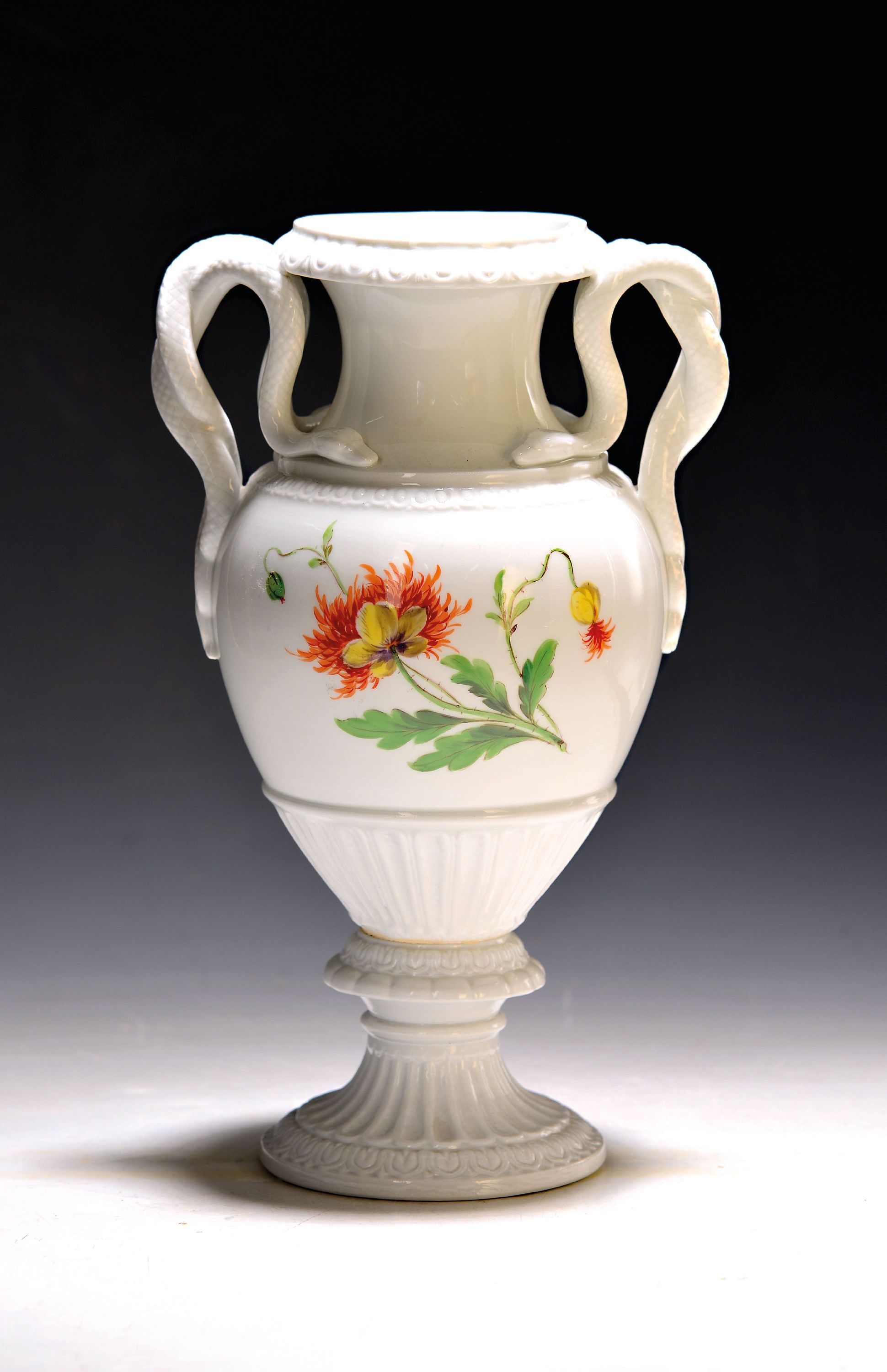 Doppelhenkelschlangenvase, Meissen, um 1880- 1924, 2. Wahl, Blume 1, beidseitige Bemalung, H. ca. 27.5 cm