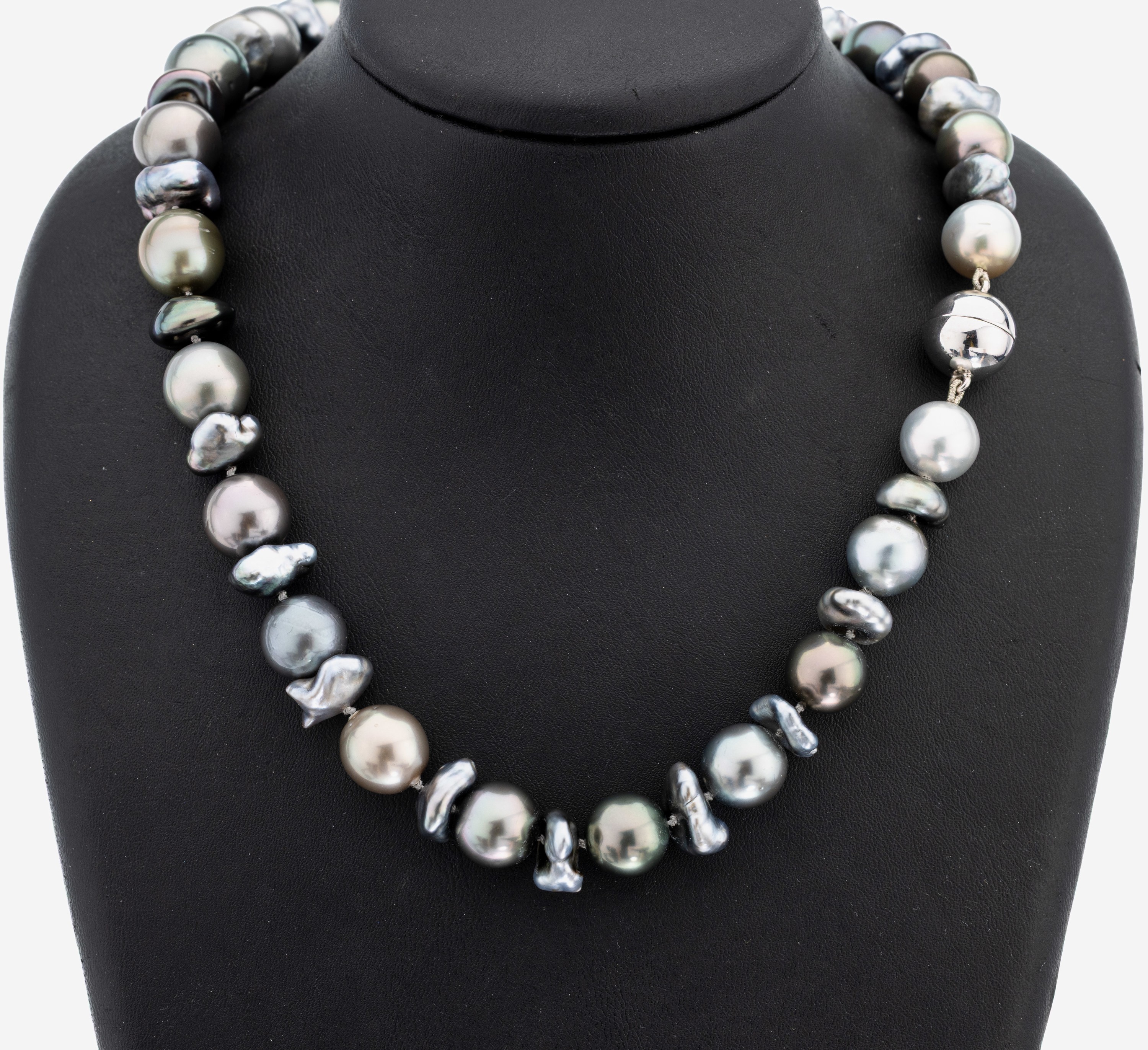 Image 27102297 - Ausgefallenes Perl-Collier mit 14 kt Gold Schließe, WG 585/000, 24 ...