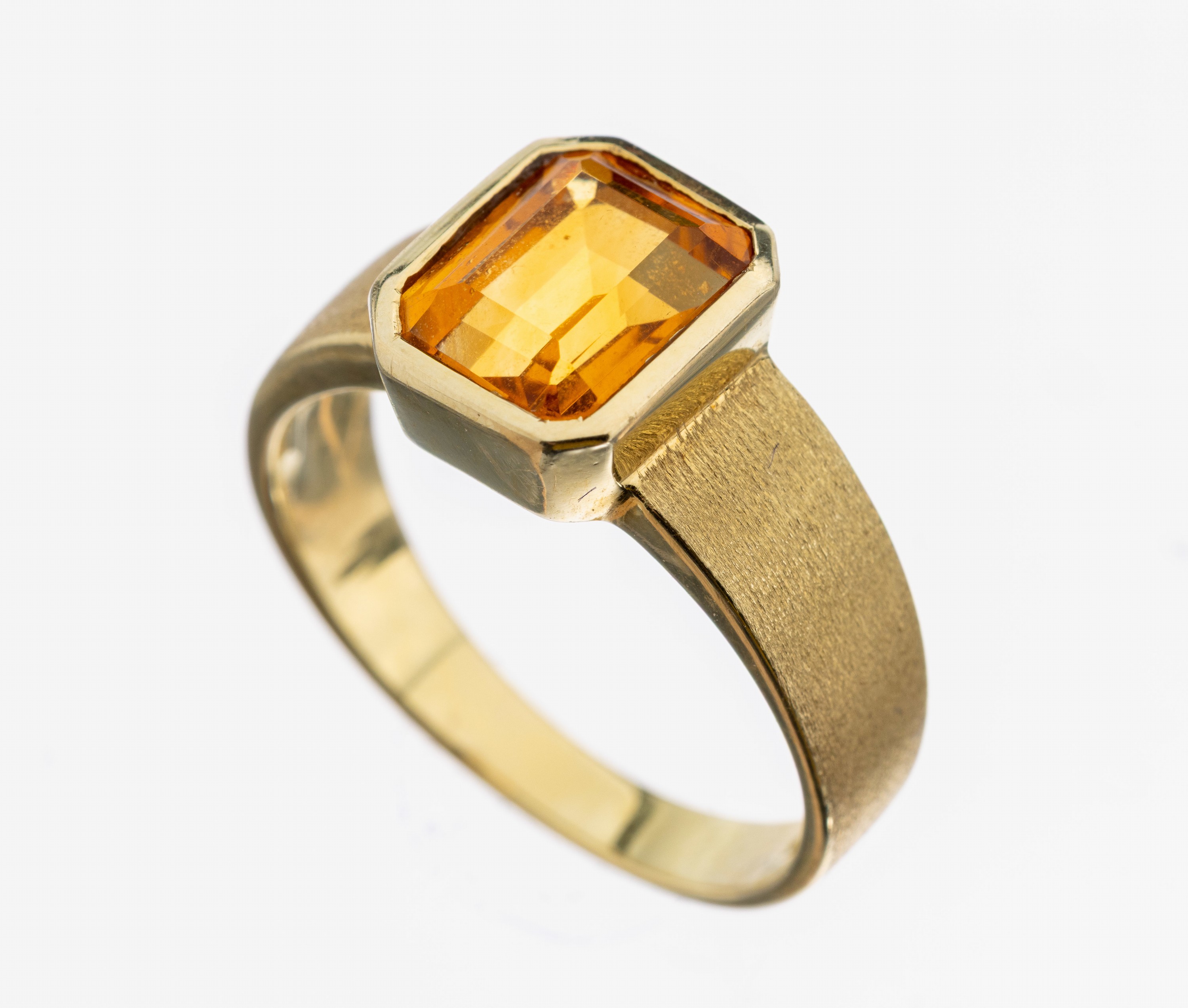 Image 27102337 - 14 kt Gold Citrin-Ring, GG 585/000, Ringschiene außen sat., Citrin im Treppenschliff, ...