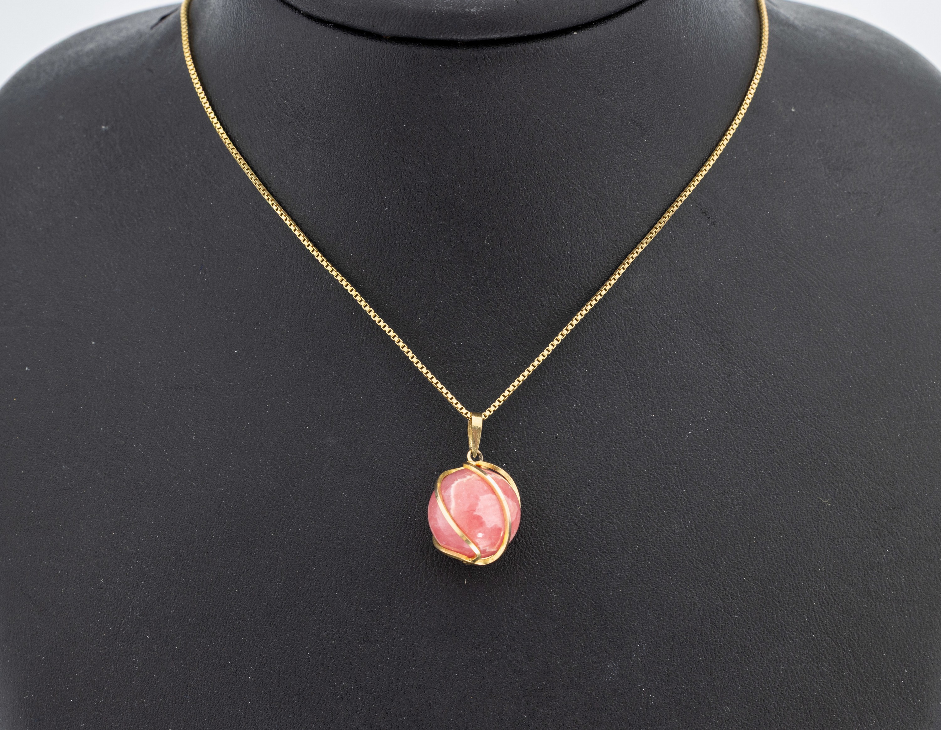 Image 27102424 - 8 kt Gold Rhodochrosit-Anhänger, GG 333/000, Rhodochrosit-Kugel von Golddraht ...