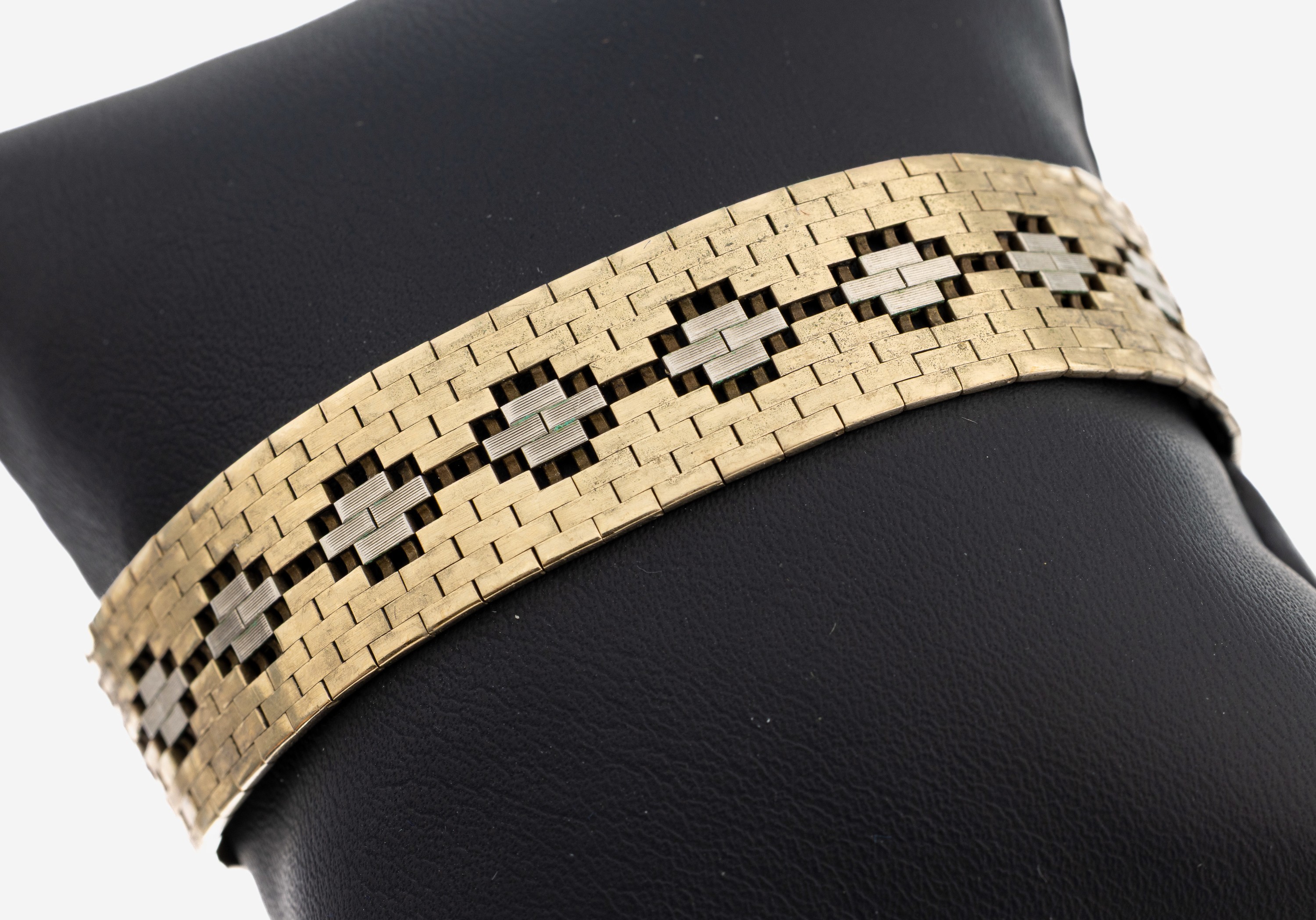 Image 27102433 - 8 kt Gold Armband, GG/WG 333/000, Backstein-optik, B. ca. 1.5 cm, L. ca. 19.5 cm, ...