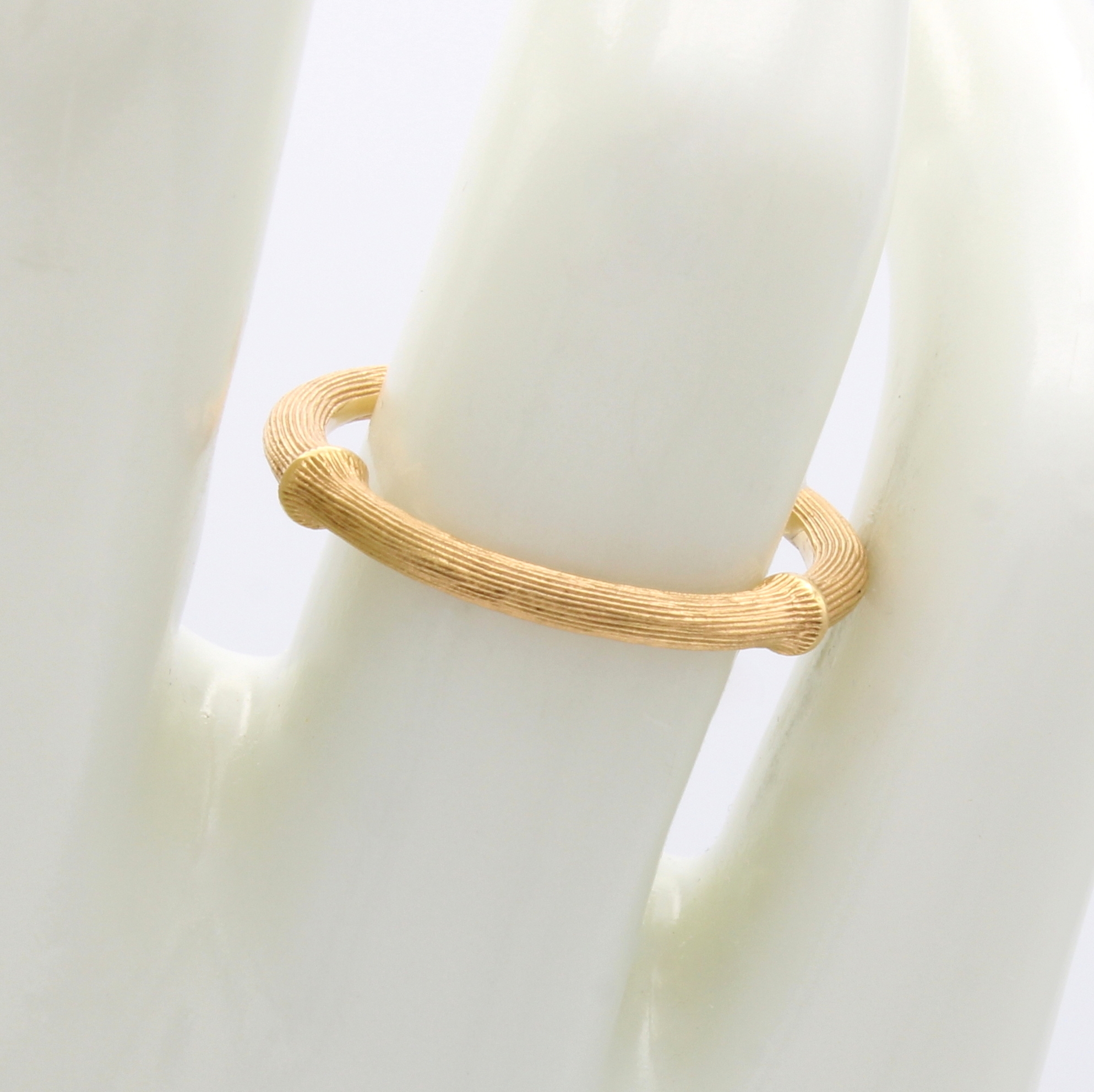 Image 27102456 - Ring ´Ole Lynggaard - Nature´, RoséG 750/000, RW ca. 51, Orig. Etui u. Papiere, empf. ...