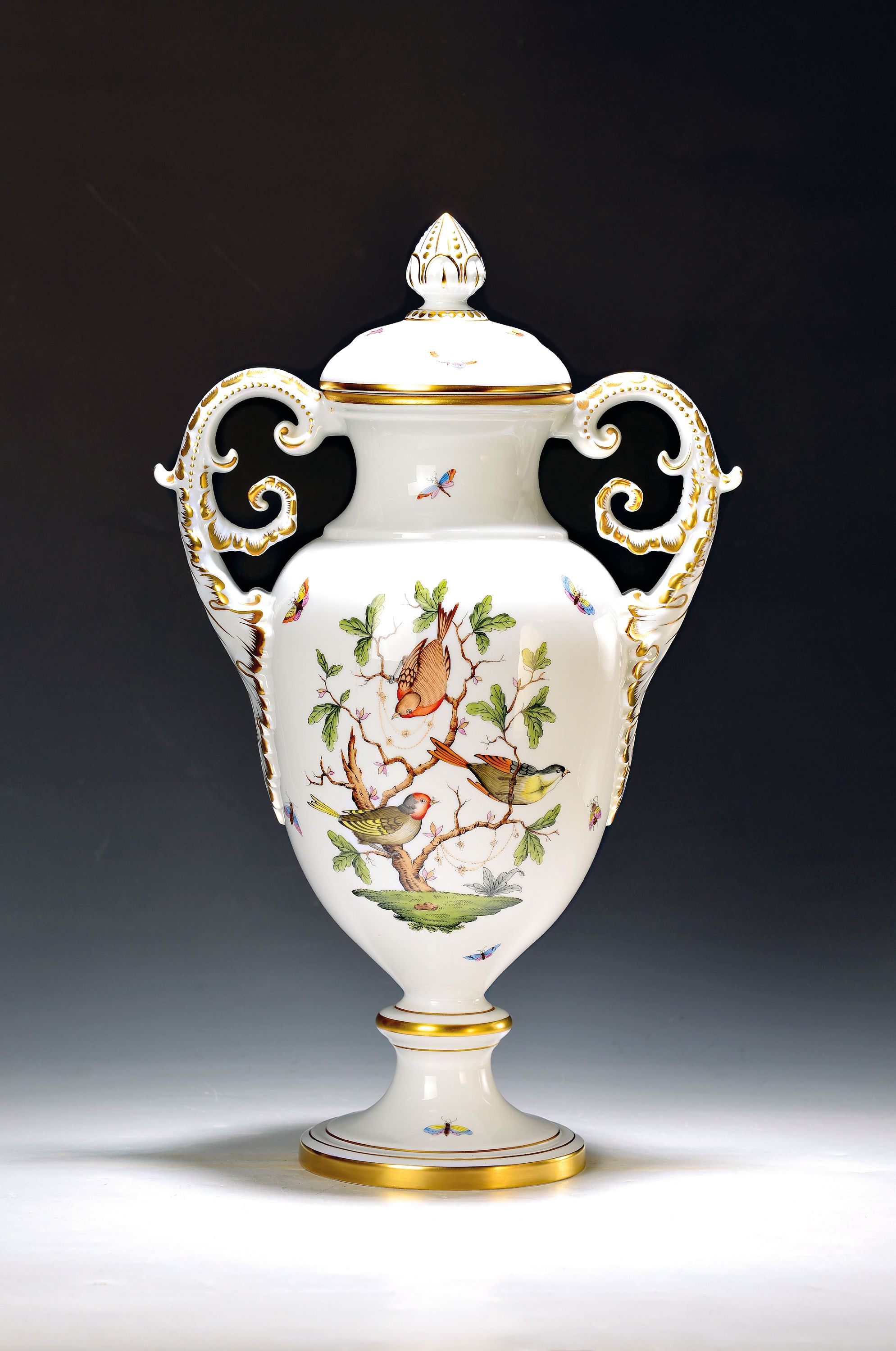 Image 27102782 - Große Deckelvase, Herend Ungarn, 20. Jh., Dekor Rothschild mit Schmetterlingen, ...