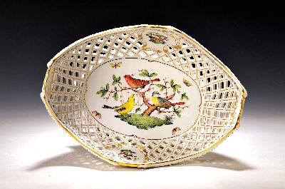 27102797a - Große Korbschale, Herend Ungarn, 20. Jh., Dekor Rothschild im Fond und in 4 Kartuschen, ...