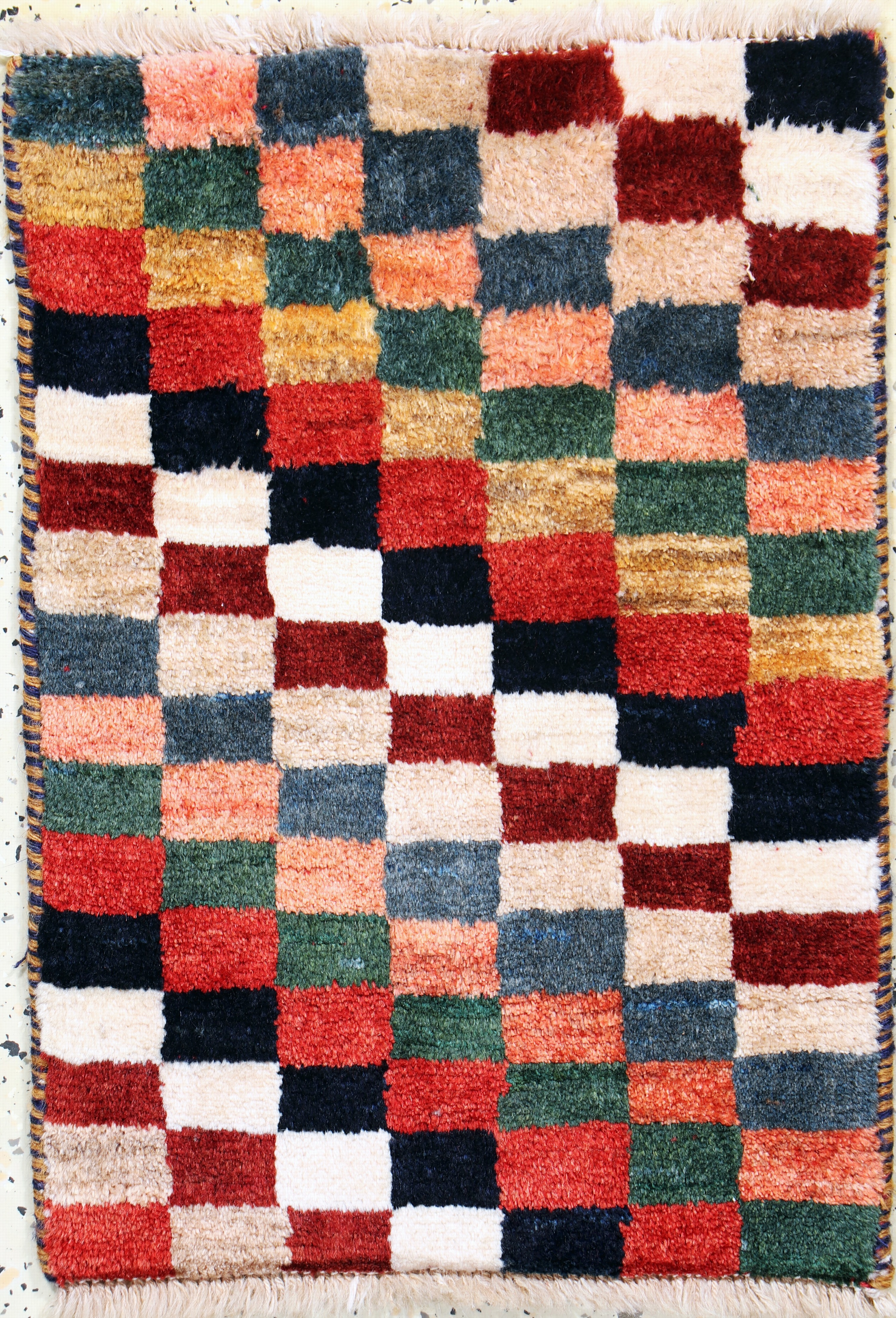 Image 27103099 - Gabbeh, Persien, Neuwertig, Wolle auf Wolle, ca. 60 x 44 cm Schätzpreis: 290, - EUR