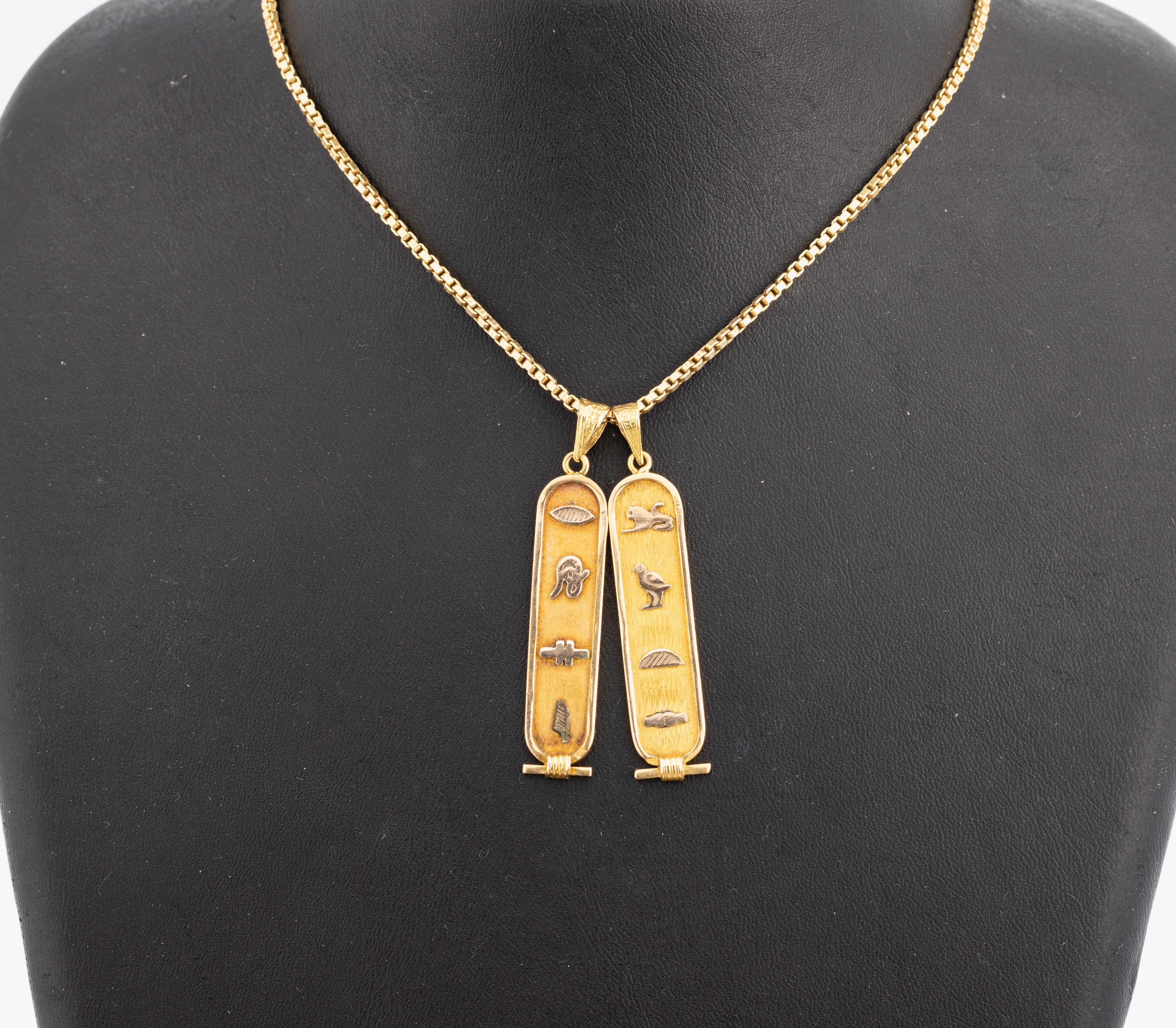 Image 27103217 - Set 2 18 kt Gold Anhänger, GG 750/000 gepr., Ägypten, Darstellung von Hieroglyphen, ...