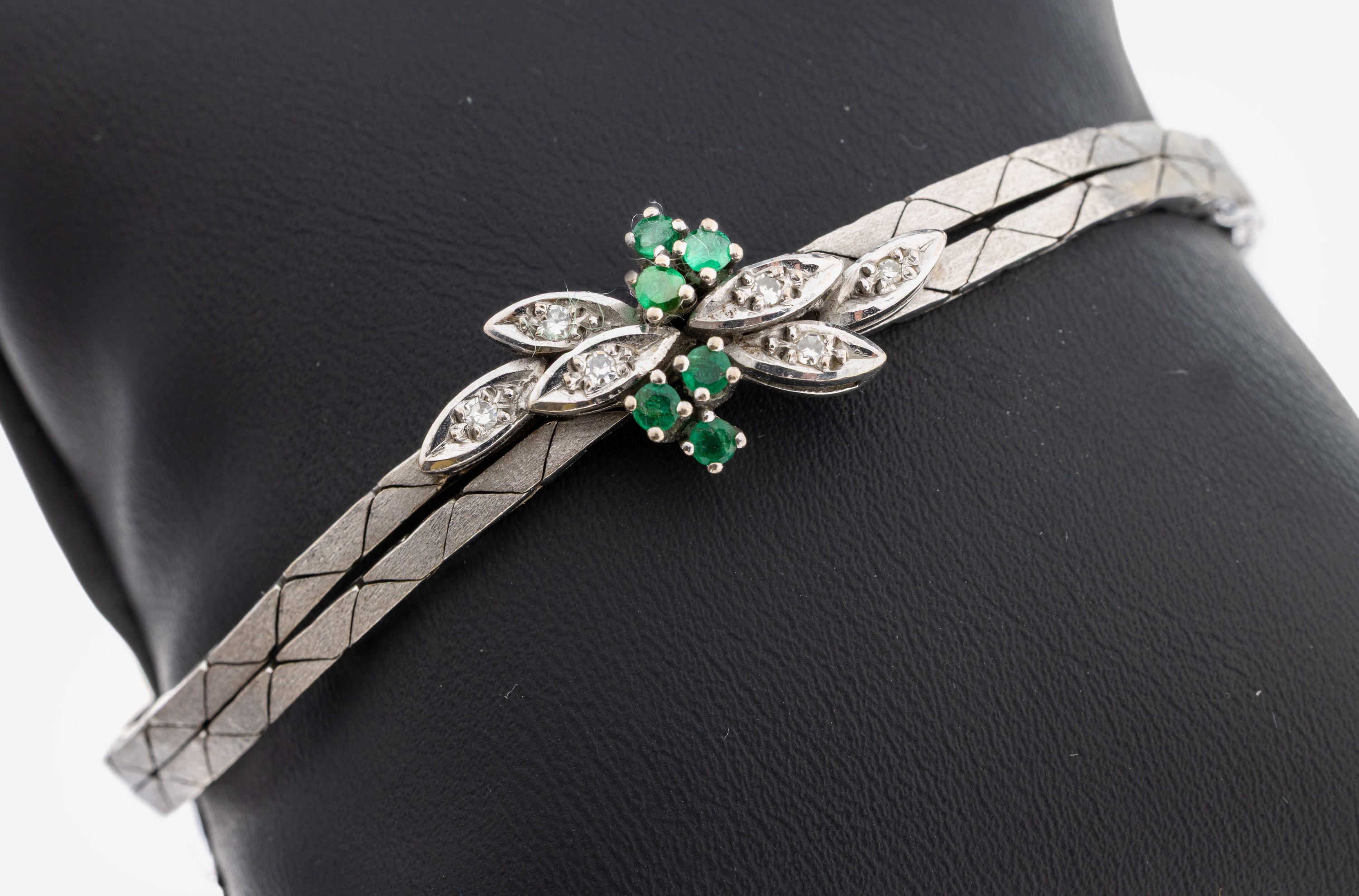 Image 27103438 - 14 kt Gold Smaragd-Diamant-Armband, 1970er Jahre, WG 585/000, schauseitig sat., 6 ...