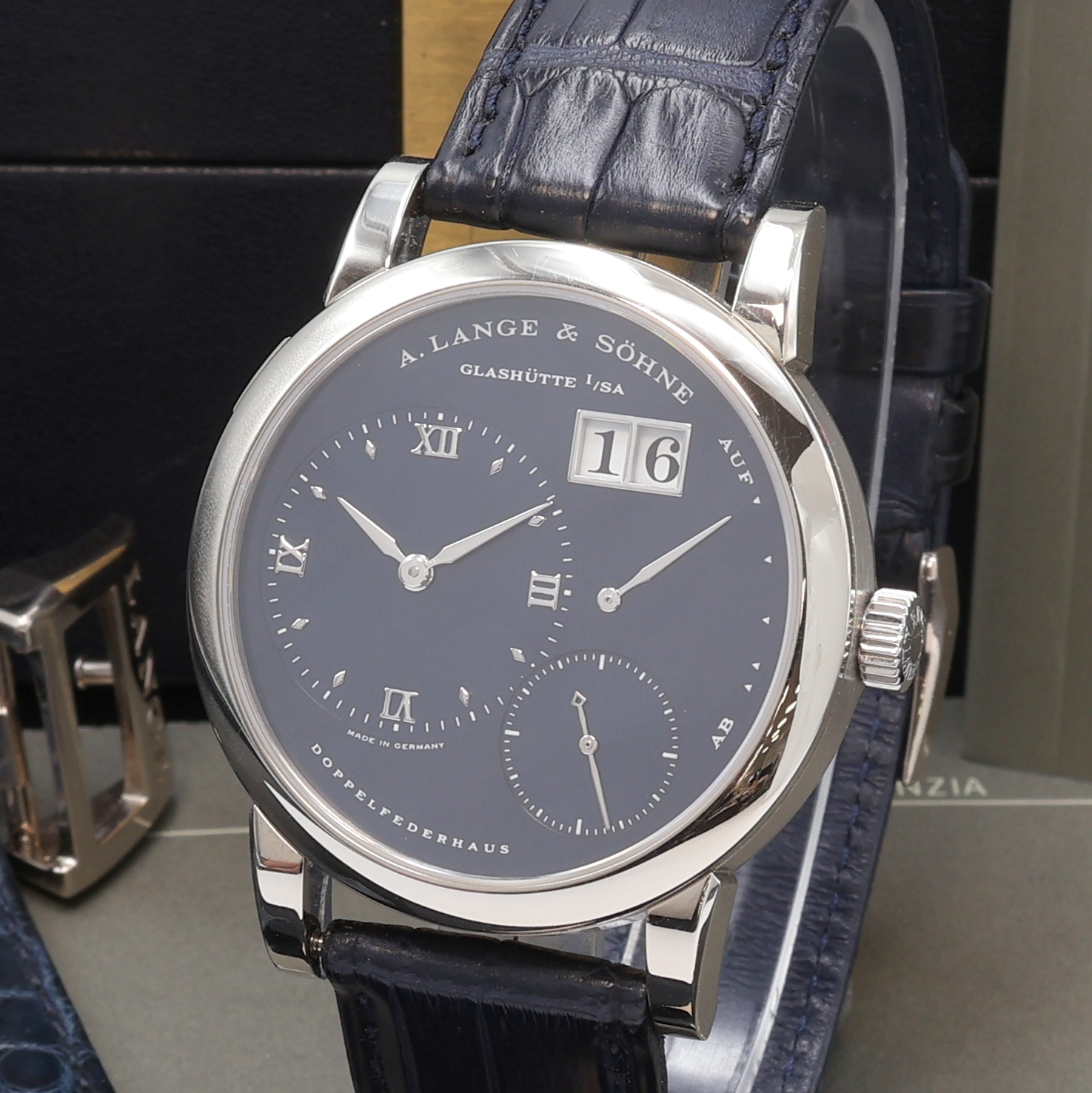 Detail a: A. LANGE & SÖHNE hochfeine Herrenarmbanduhr Modell Lange 1 in WG 750/000 Referenz 101.027, Deutschland verk. lt. beil. Pap. 10/2001, Handaufzug, ...