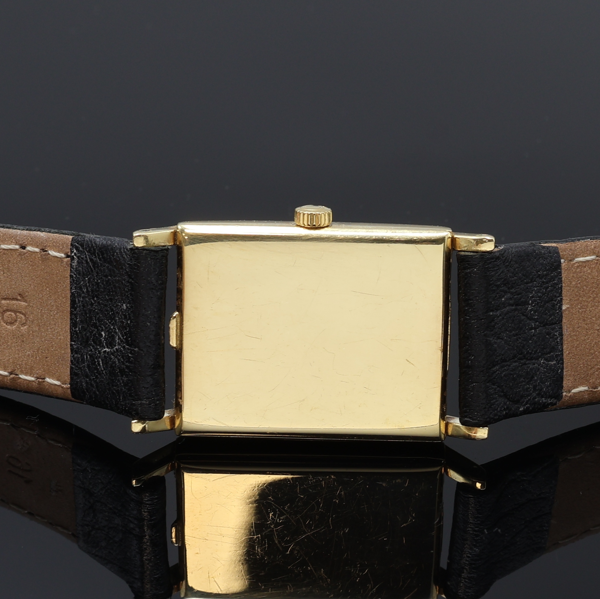 Detail c: OMEGA De Ville Armbanduhr in GG 750/000, Schweiz um 1969, Handaufzug, Boden aufgedr., silb. Zifferbl. pat./fl., gold. Std.-Ind. (fehl. b. 12), ...