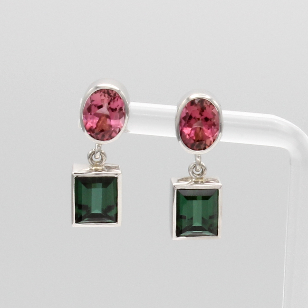 Image 27103475 - Paar Ohrstecker mit Turmalinen, WG 585/000, rosa u. grüne Turmaline zus. ca. 9 ct ...