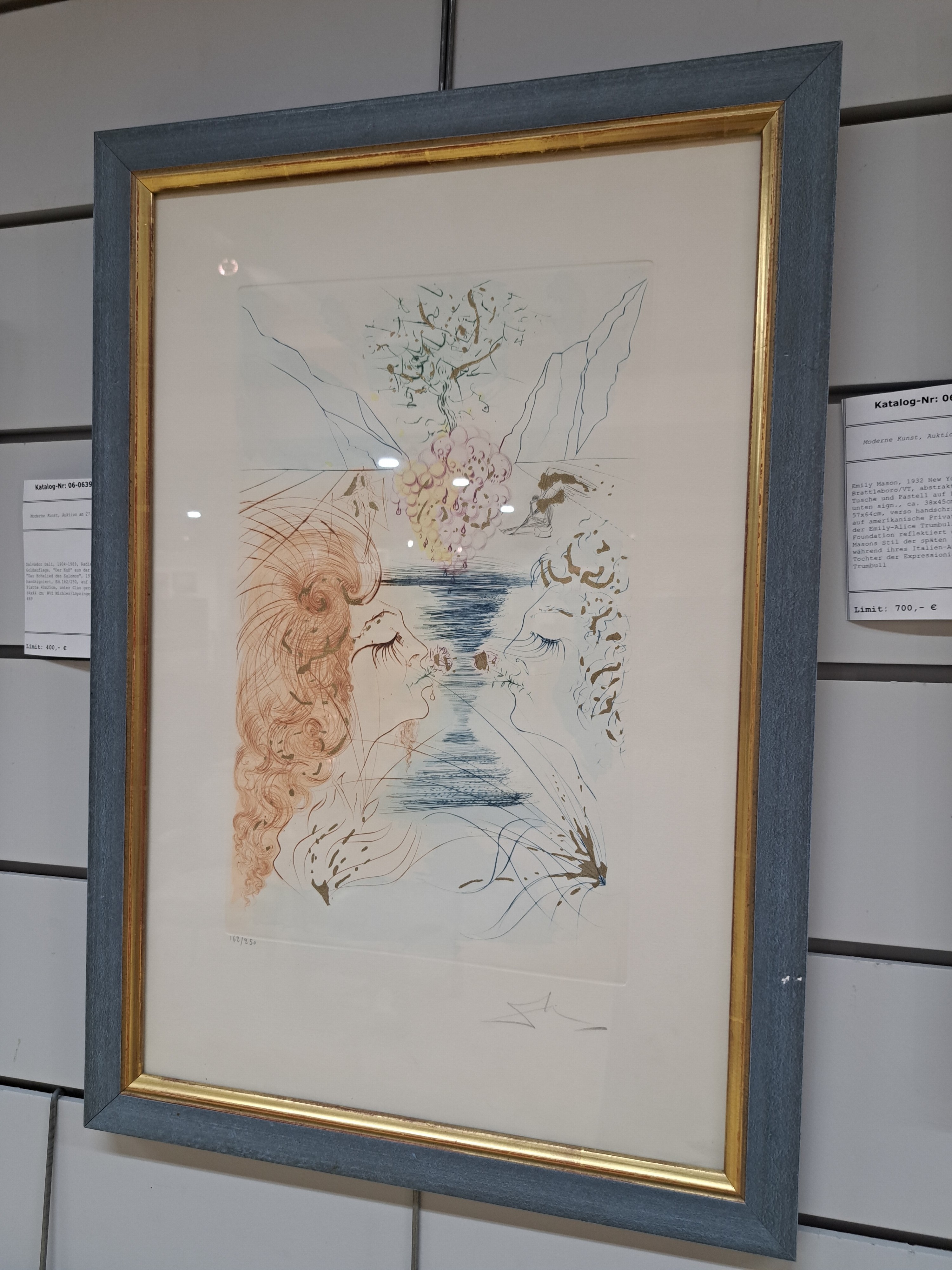 Detail a: Salvador Dali, 1904-1989, Radierung mit Goldauflage, "Der Kuß" aus der Serie "Das Hohelied des Salomon", 1971, handsigniert, ...