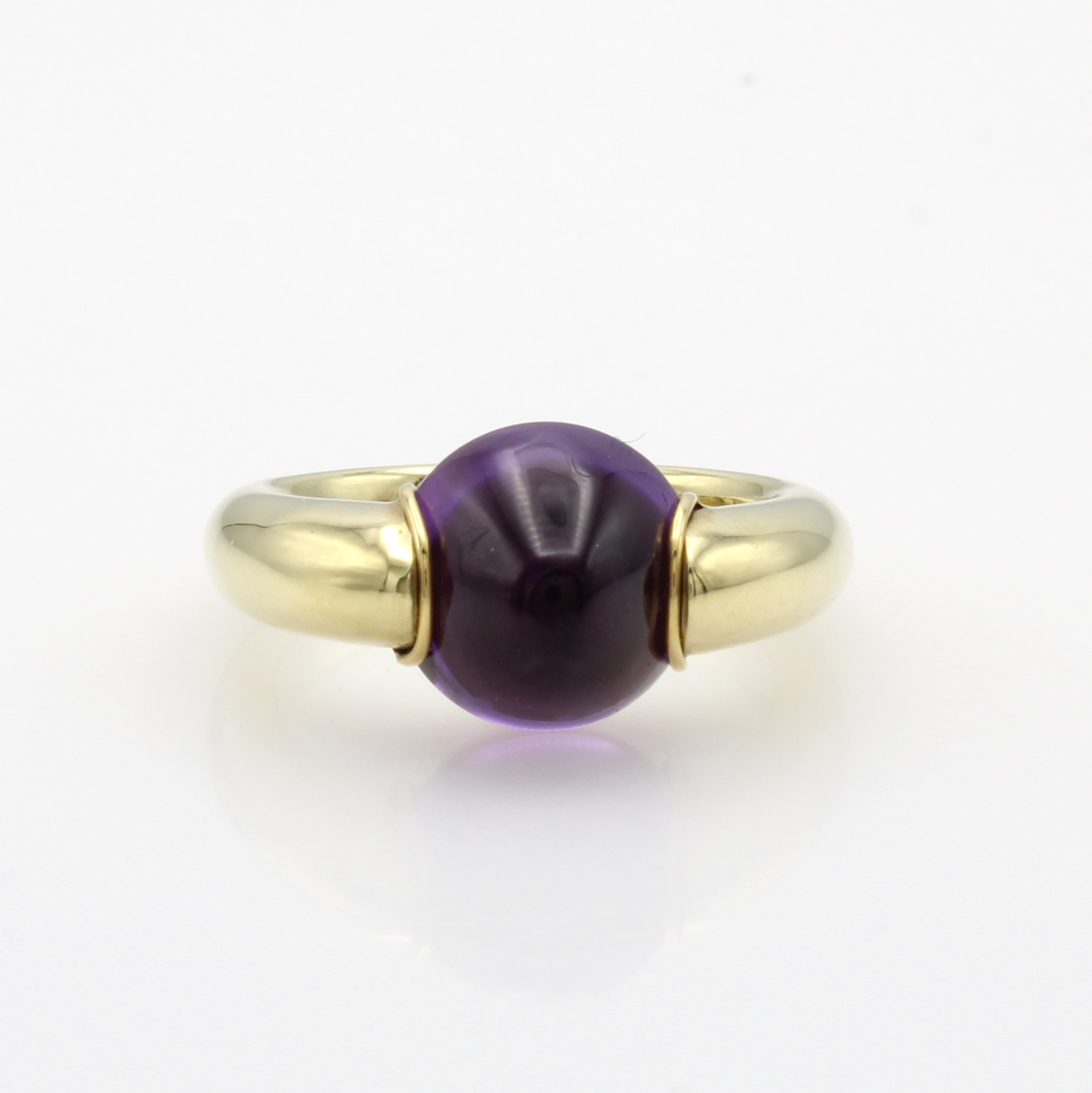 Image 27103506 - Ring mit Amethyst, GG 585/000, Amethyst- cabochon im Bullet-Cut ca. 5 ct, RW 53 ...