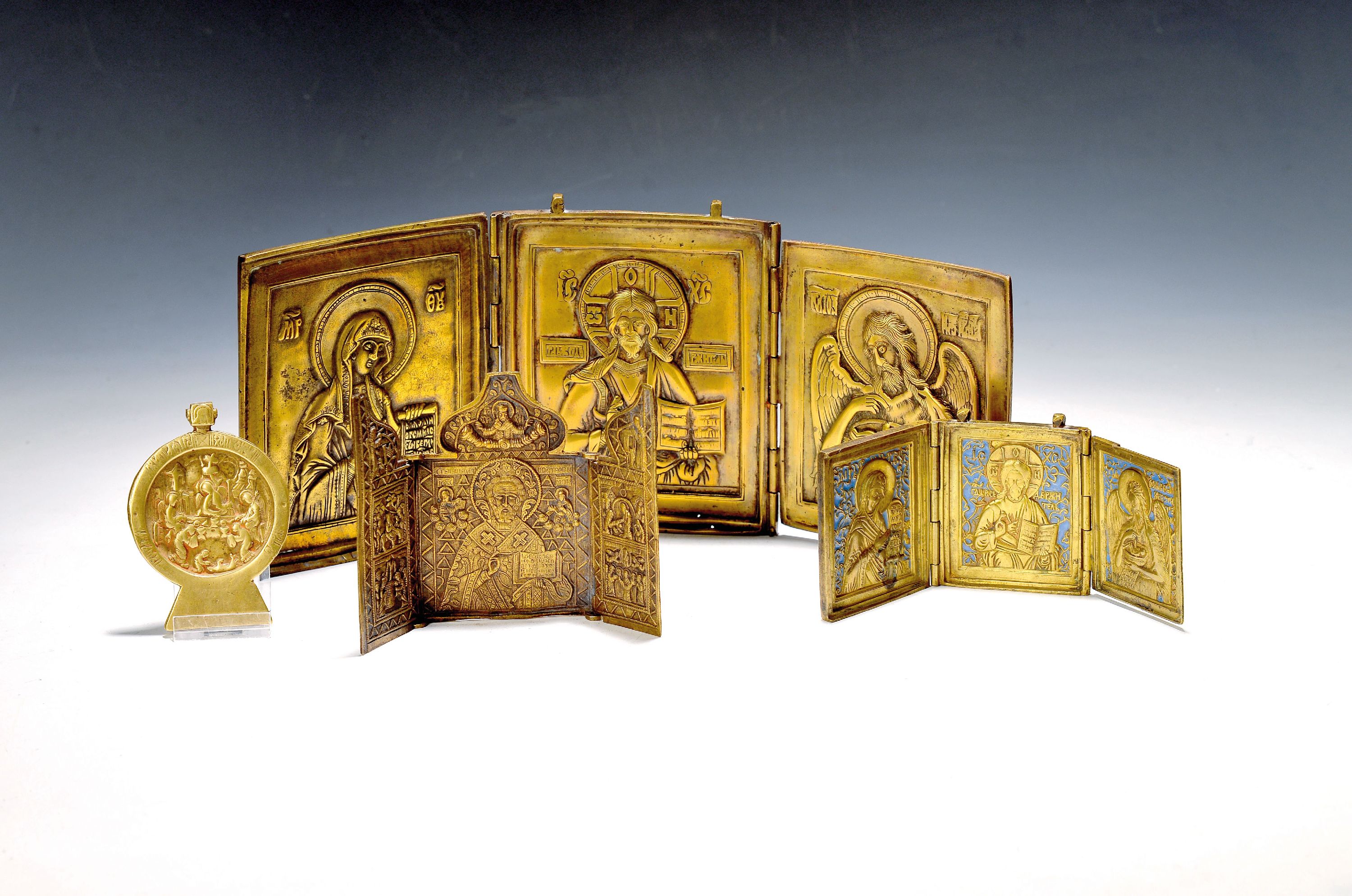Image 27103508 - 3 Metall-Ikonen, Russland, 19./20.Jh., Bronze, Halsband-Ikone Hl. Dreifaltig, 9,5x7 cm; ...