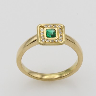 27103523a - Ring mit Smaragd und Brillanten, GG 750/000,Smaragd ca. 0.2 ct, Brill. zus. ca. 0.08 ct ...