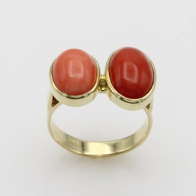 27103554a - Ring mit Korallen, GG 585/000, 2 Korallcabo-chons zus. ca. 6.9 ct, Versand nur innerhalb ...