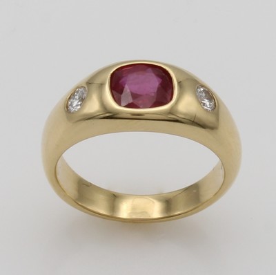 27103559a - Ring mit Rubin und Brillanten, GG 750/000, 2 Brill. zus. ca. 0.26 ct feines Weiß/vvs, ...