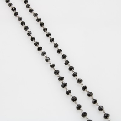 27103561a - Collier mit Diamanten, WG 750/000, fac., schwarze Diamantlinsen (beh.) zus. ca. 15.60 ...