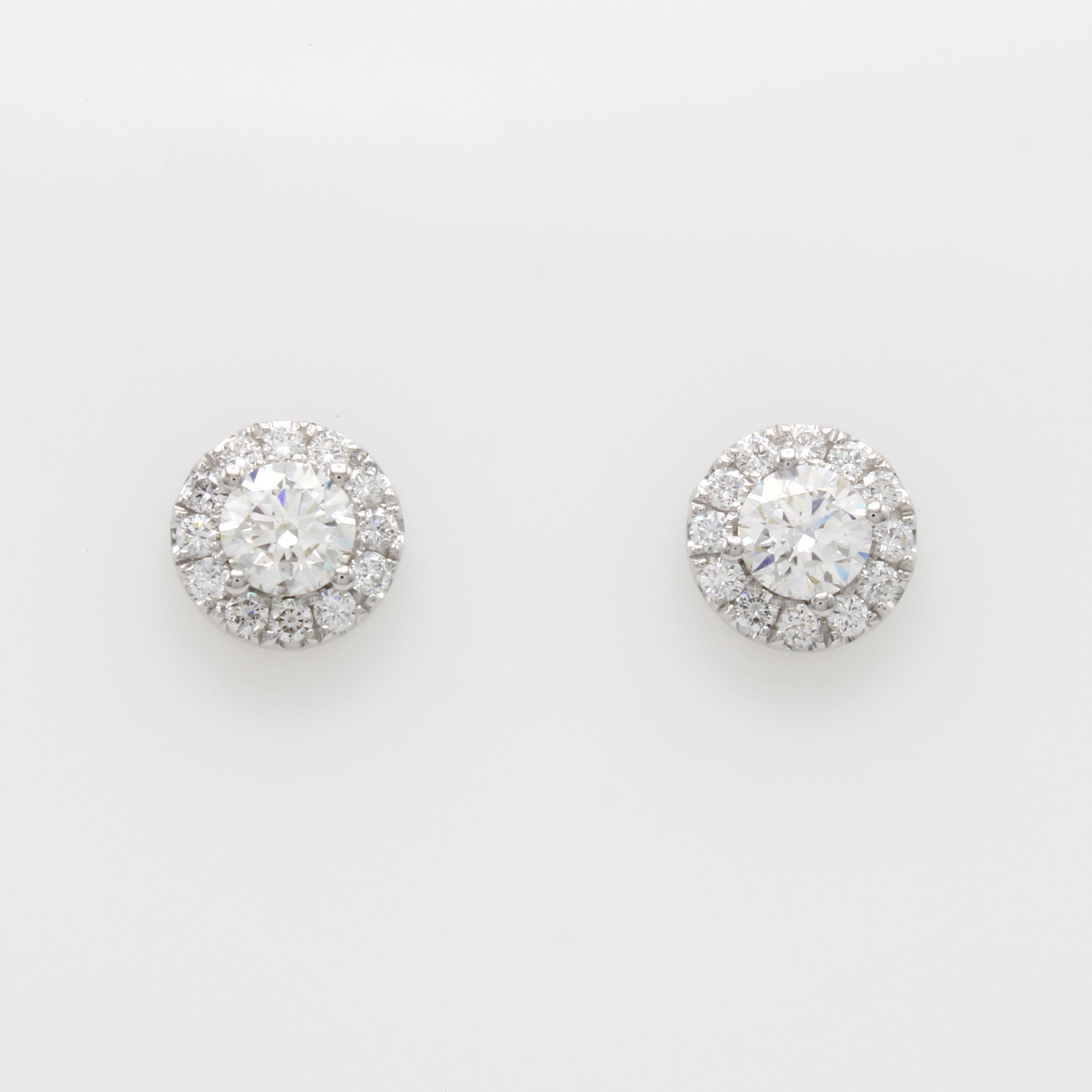 Image 27103665 - Paar Ohrstecker mit Brillanten, WG 750/000, 2 Brill jeweils mittig gef. zus. ca. 1.00 ct ...