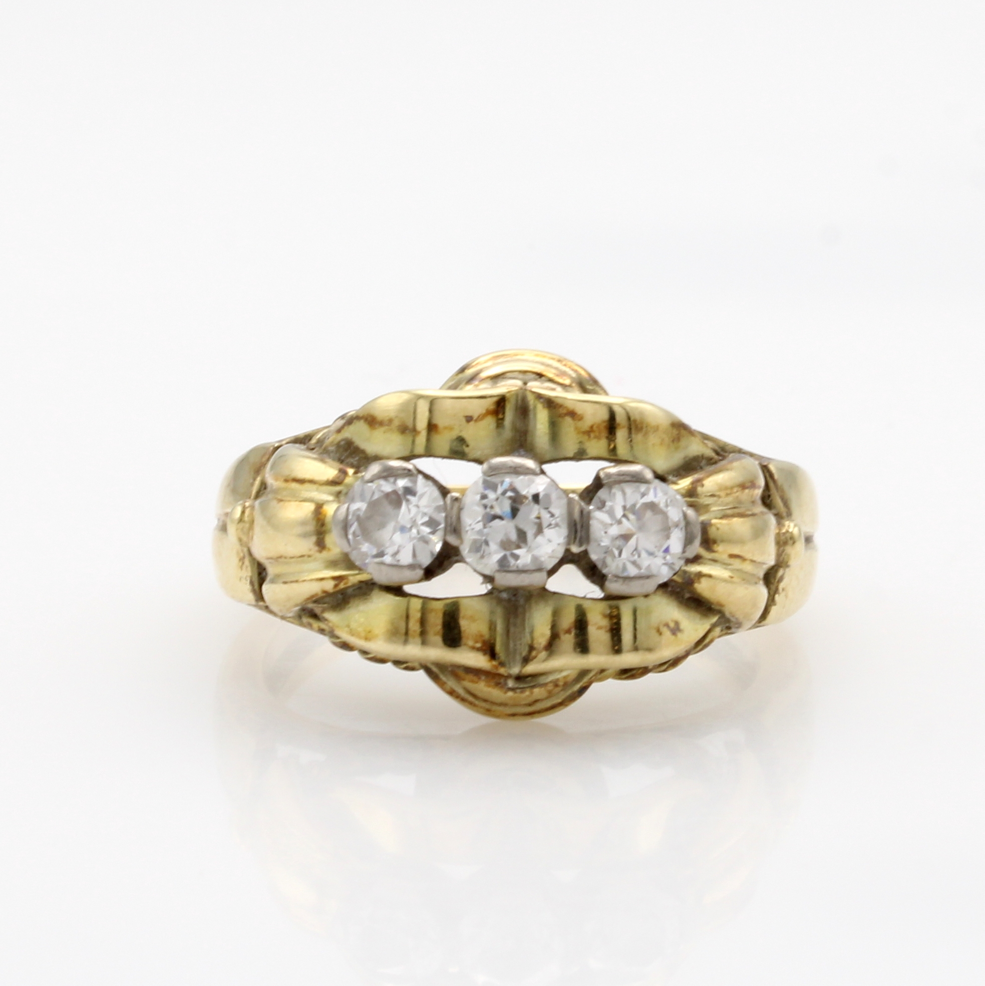 Image 27103718 - Ring mit Brillanten, GG 585/000, 3 Brill. zus. ca. 0.60 ct Weiß/si mit Kordelbandver- ...