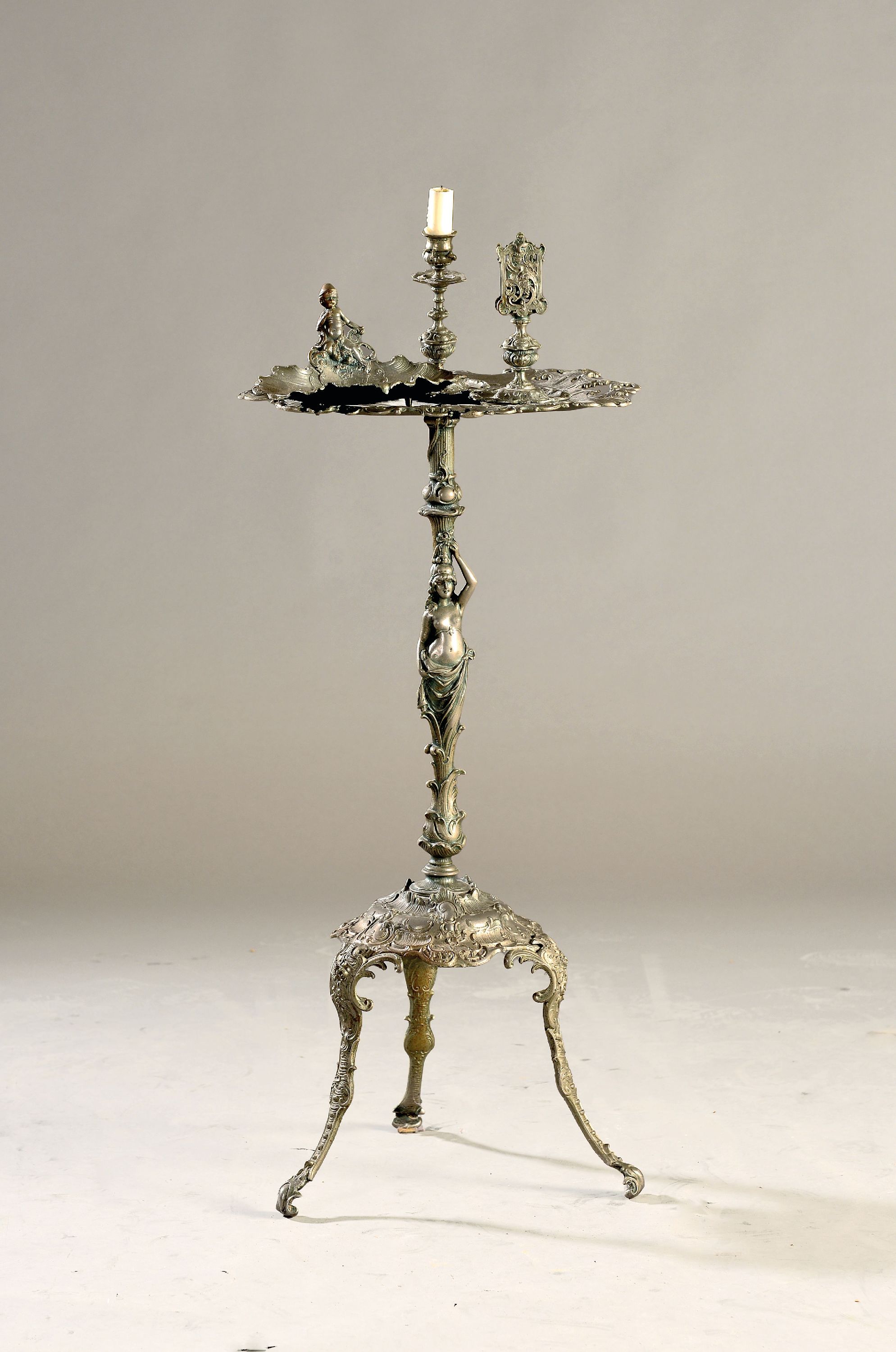 Image 27103814 - Raucher-Set, Frankreich, um 1900, Rokokostil, Weissmetallguss, reich verziert, teils in ...