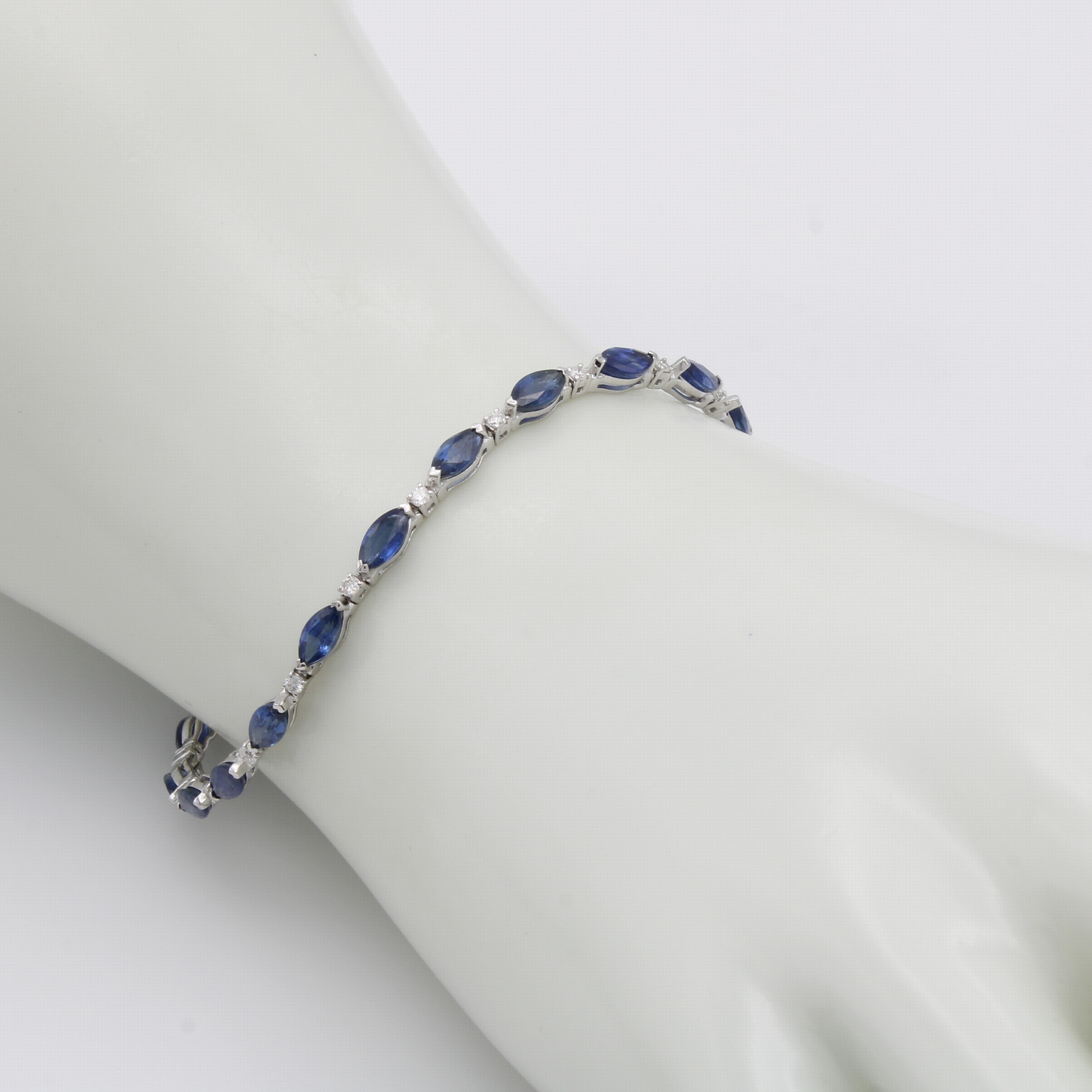Image 27103839 - Armband mit Saphiren und Brillanten, WG 750/000, 21 Saphire zus. ca. 5.70 ct oval fac., ...