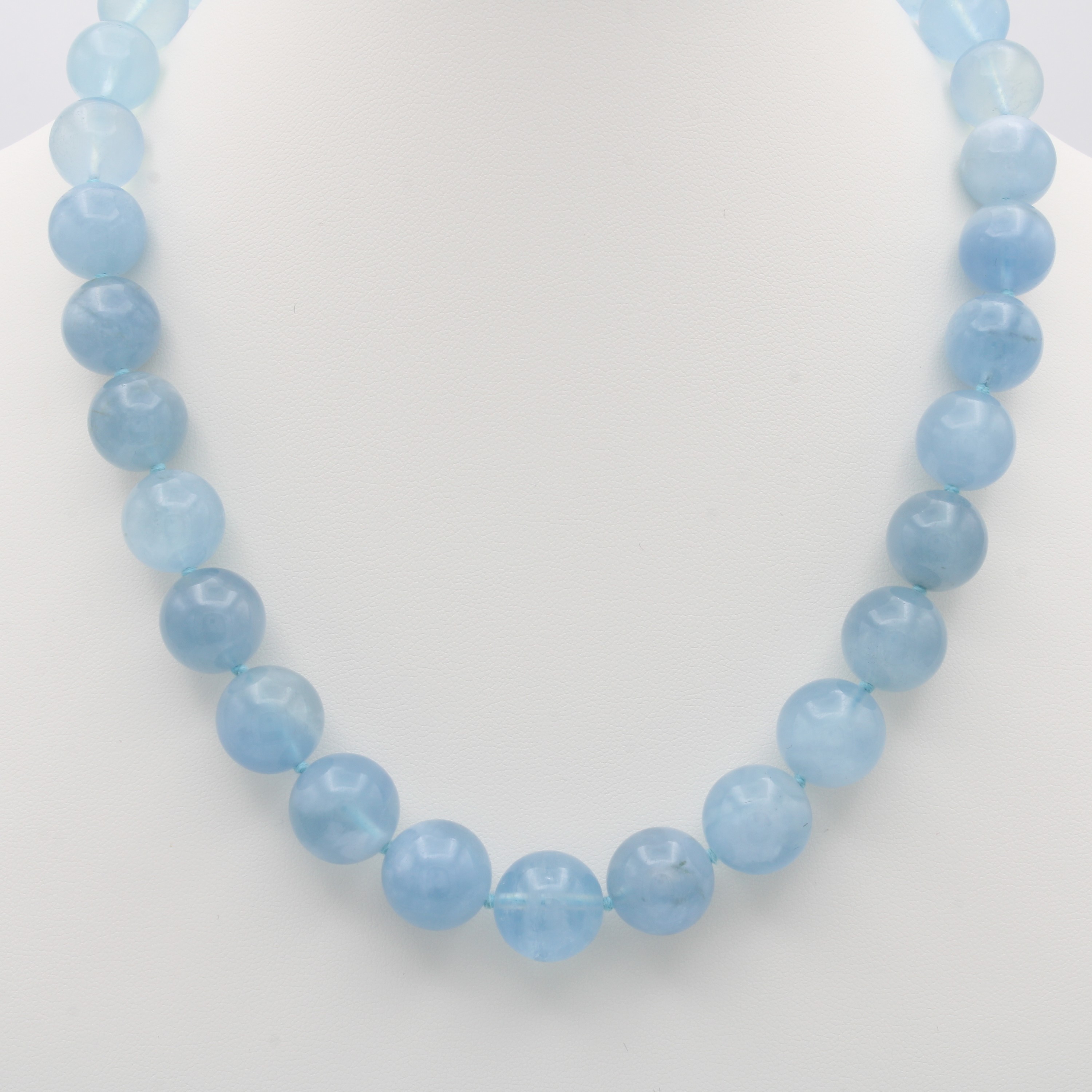Image 27104114 - Aquamarinkette, Magnetschl. 925er Silber, meerblaue Aquamarinkugeln, D. ca. 13-14.8 mm, ...