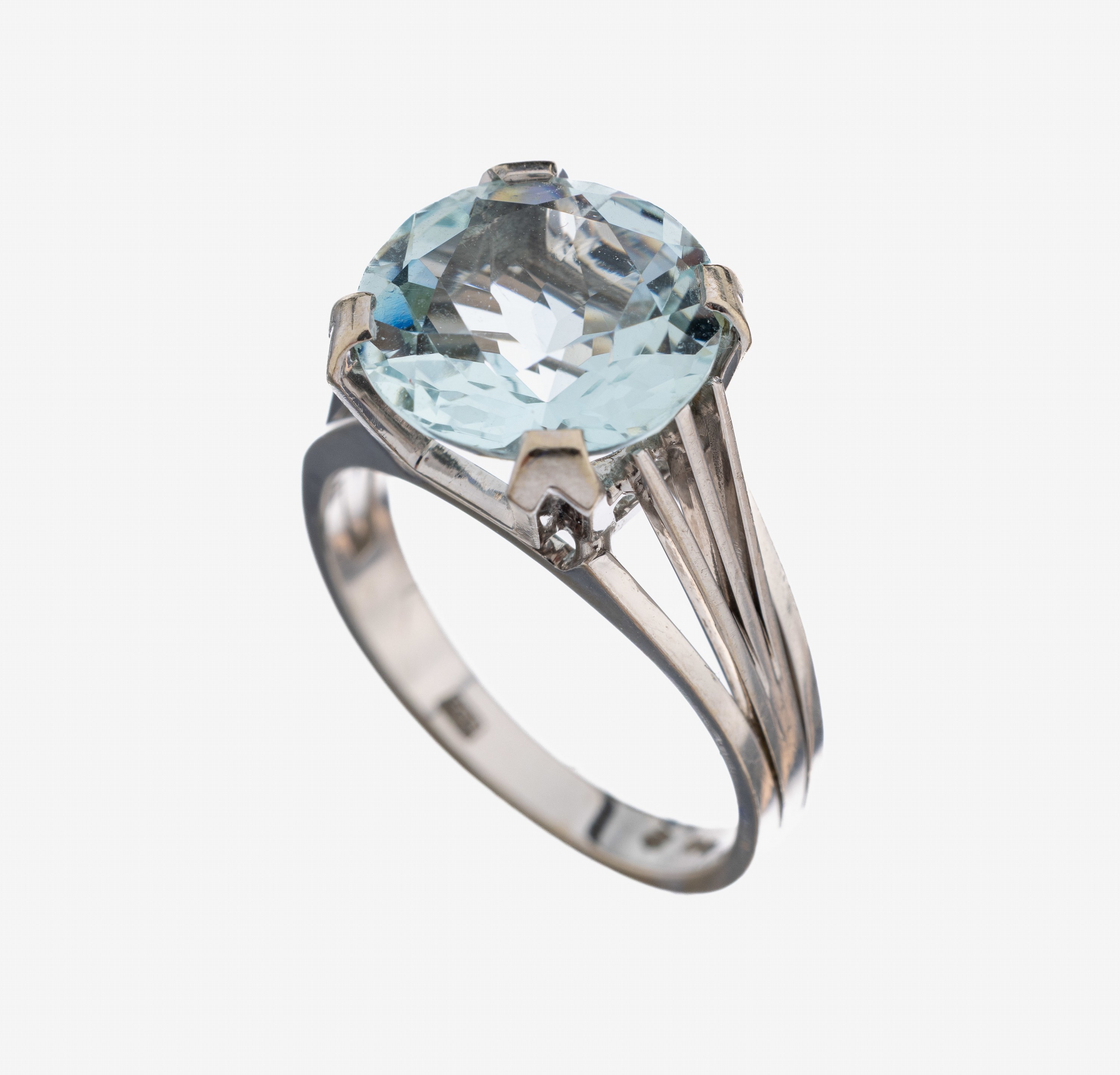 Image 27104119 - 14 kt Gold Aquamarin-Ring, WG 585/000, rundfacett. Aquamarin ca. 3.0 ct, RW 56, ca. 5.7 ...