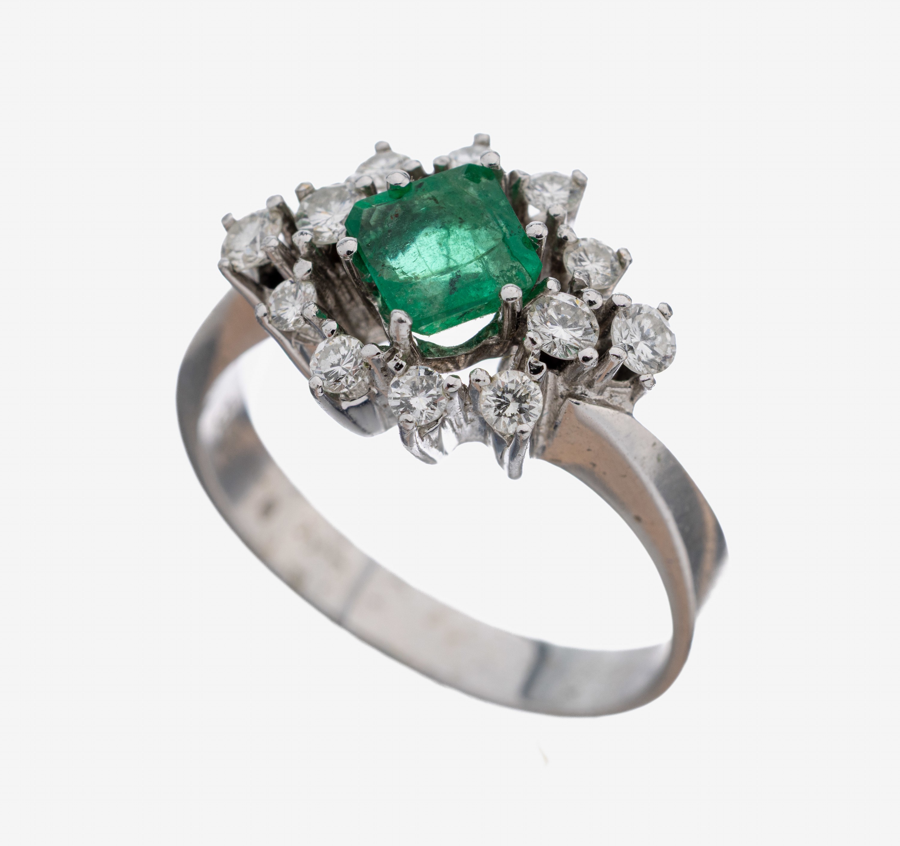 Image 27104122 - 14 kt Gold Smaragd-Brillant-Ring, WG 585/000, mittig Smaragd im Treppenschliff ca. 0.68 ...