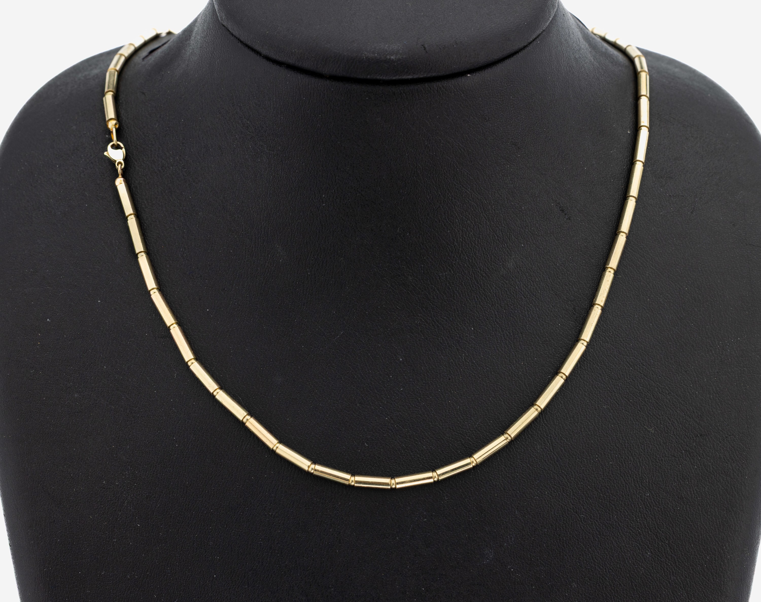 Image 27104131 - 14 kt Gold Collier, GG 585/000, längliche und kugelförmige Glieder auf Seidenkordel, ...