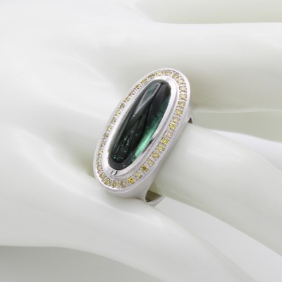 27104190a - Ring mit Turmalin und Brillanten, WG 750/000matt. Ringschiene, massive Ausführung, ...