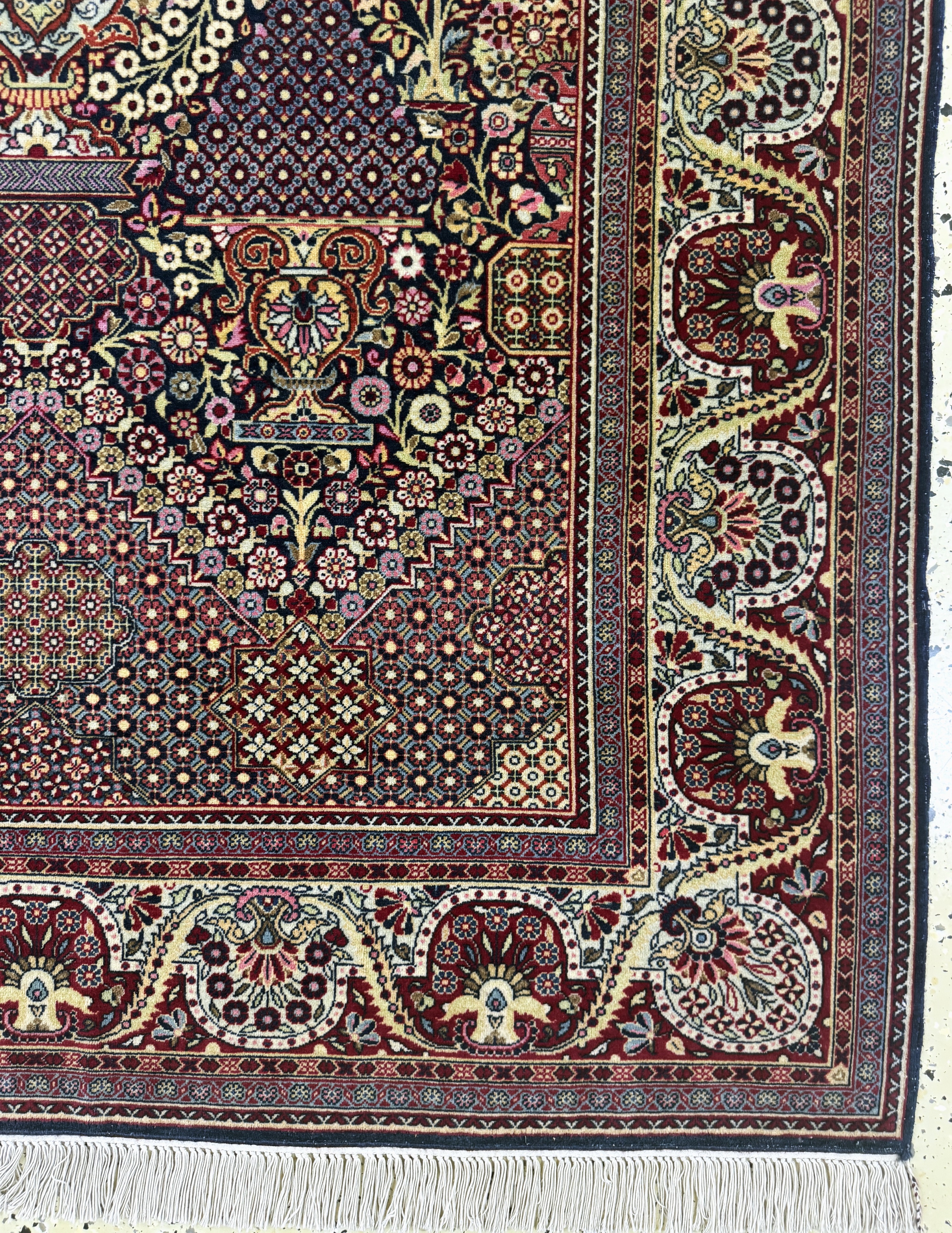 Detail a: Keschan"Dabir-Sanayeh"fein, signiert, Persien, Anfang 20.Jhd, Korkwolle auf Baumwolle, ca. 210 x 136 cm, fachkundig gereinigt, EHZ: 1-2, ...